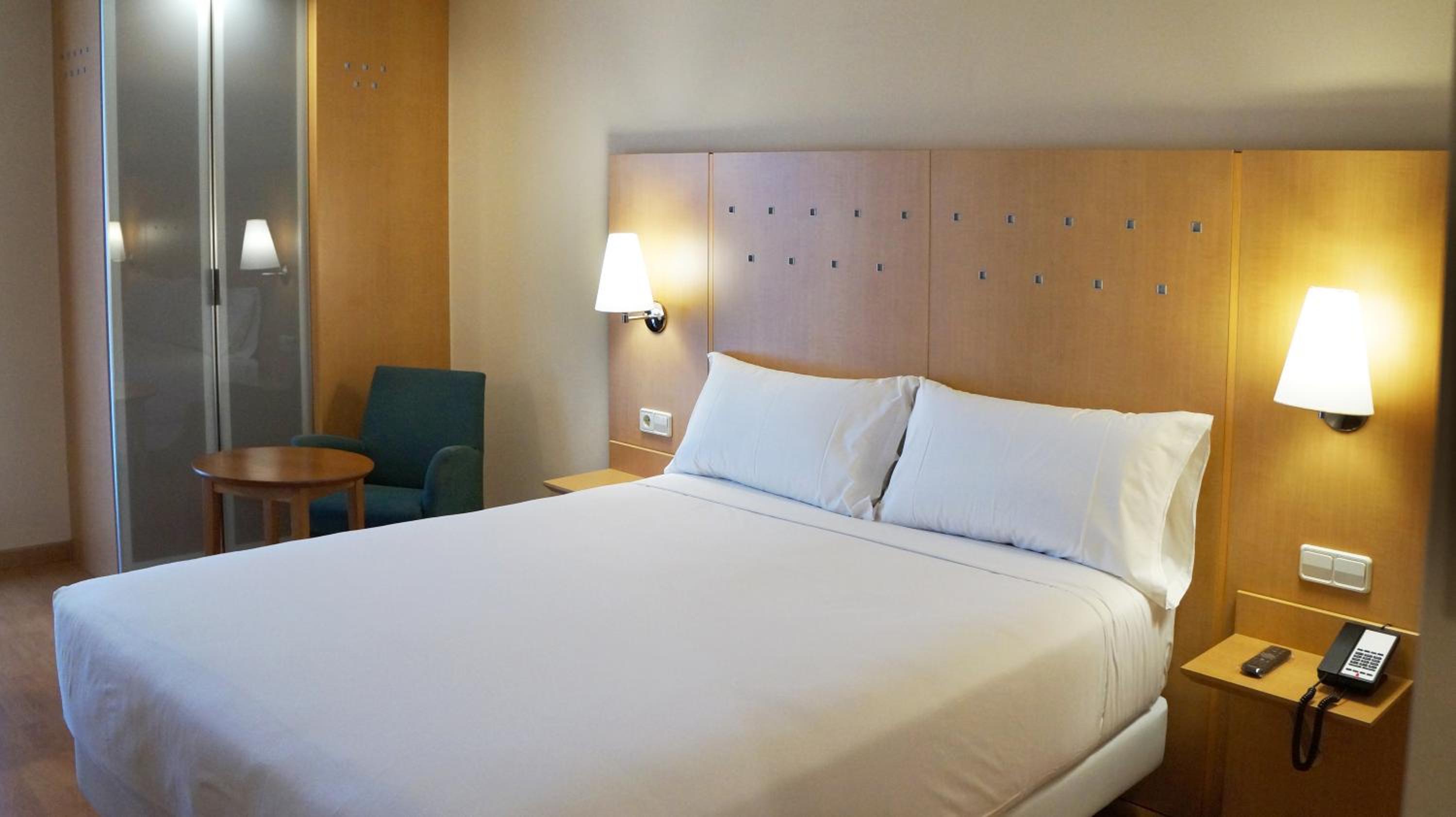 Standard Double Room - Photo 6