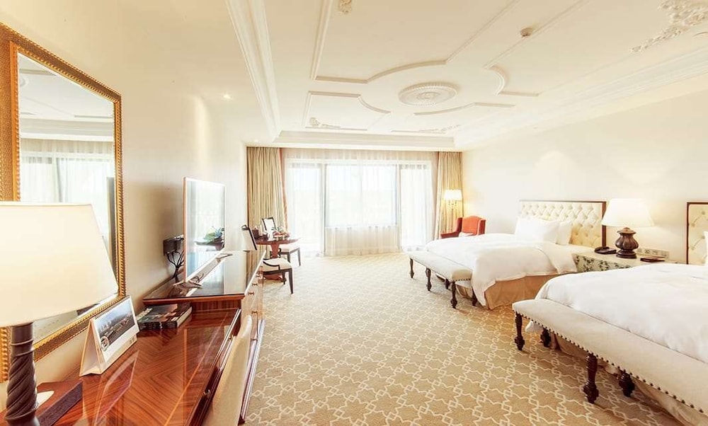 Superior Room, 2 Queen Beds, Smoking photo 2