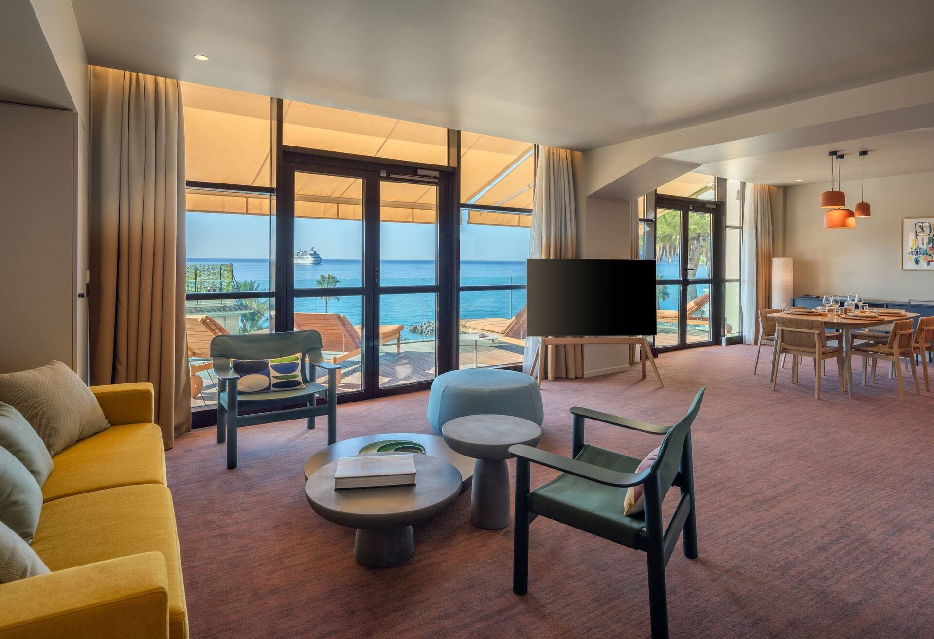 King One Bedroom Apartment with Sea View