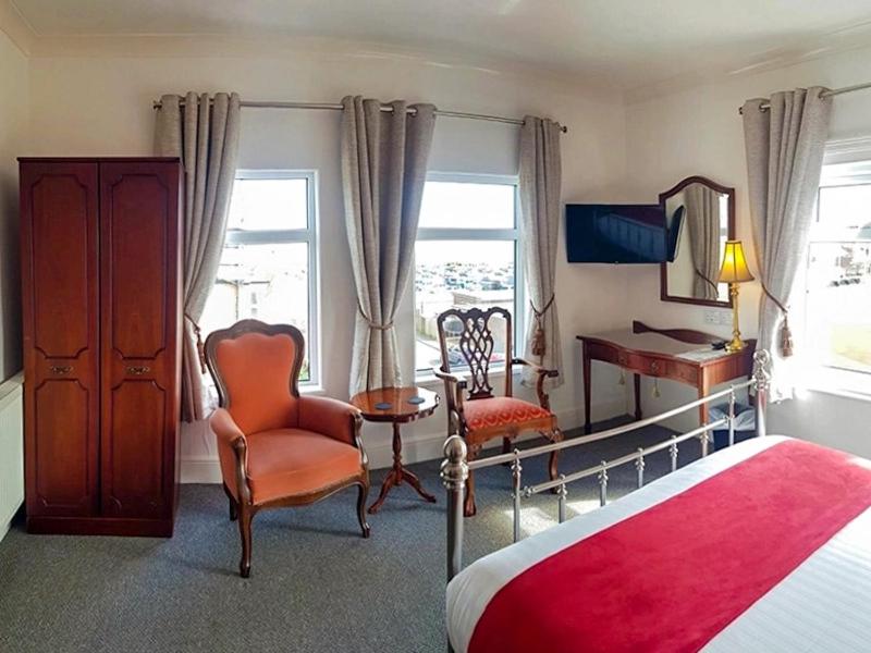 Deluxe King Room - Photo 5