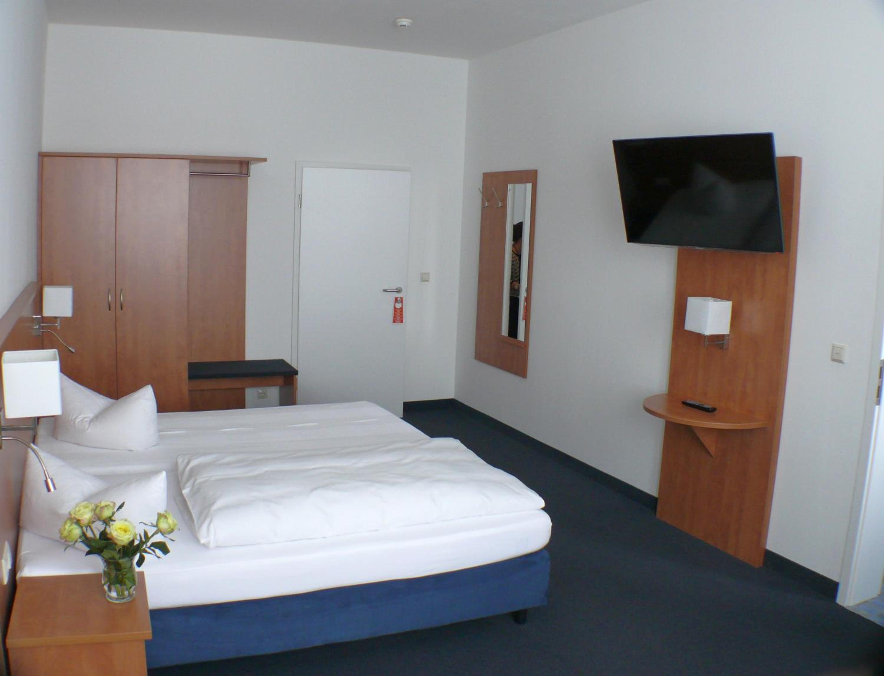 Single Room photo 2
