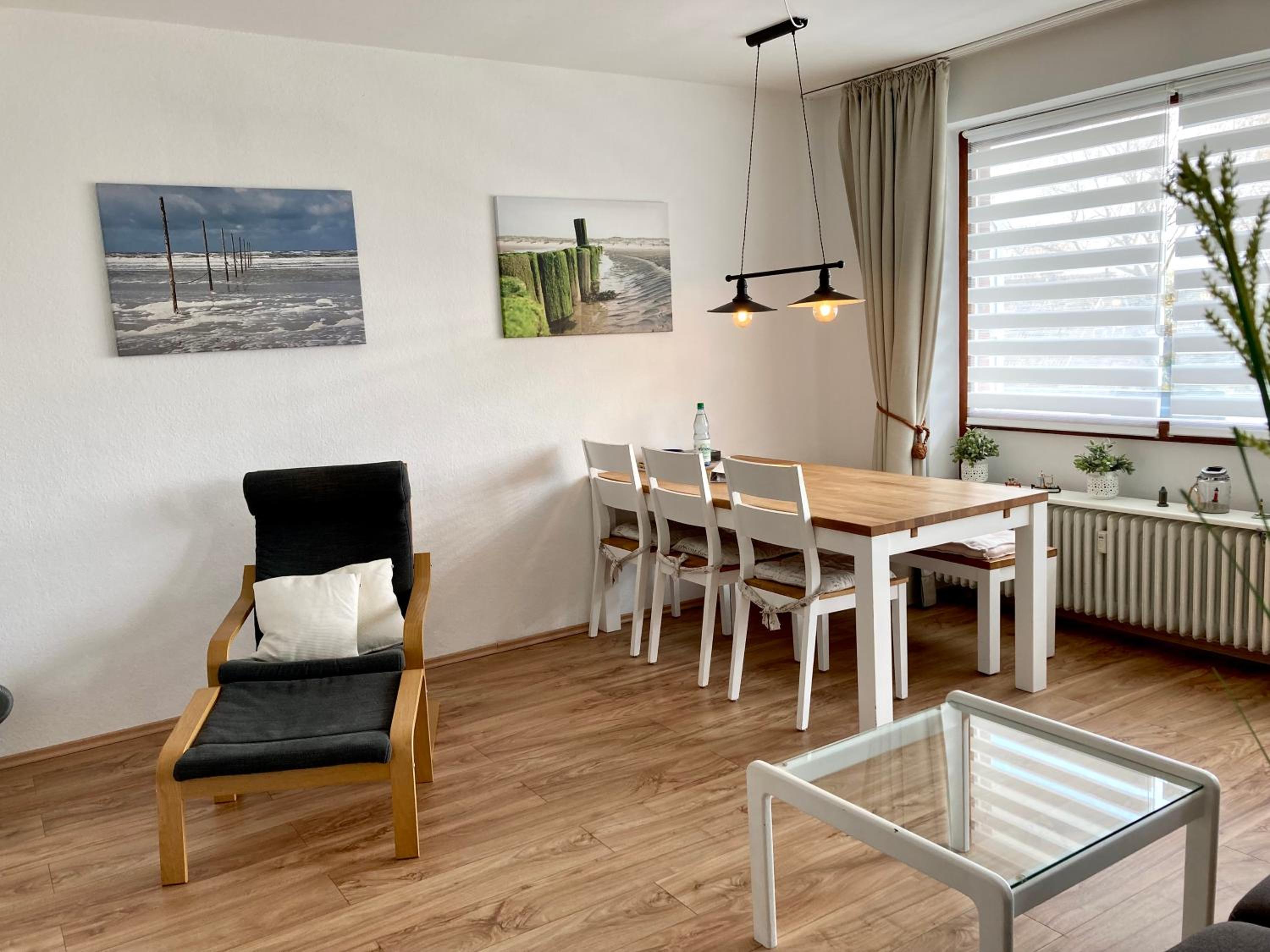 Apartment with Balcony photo 2