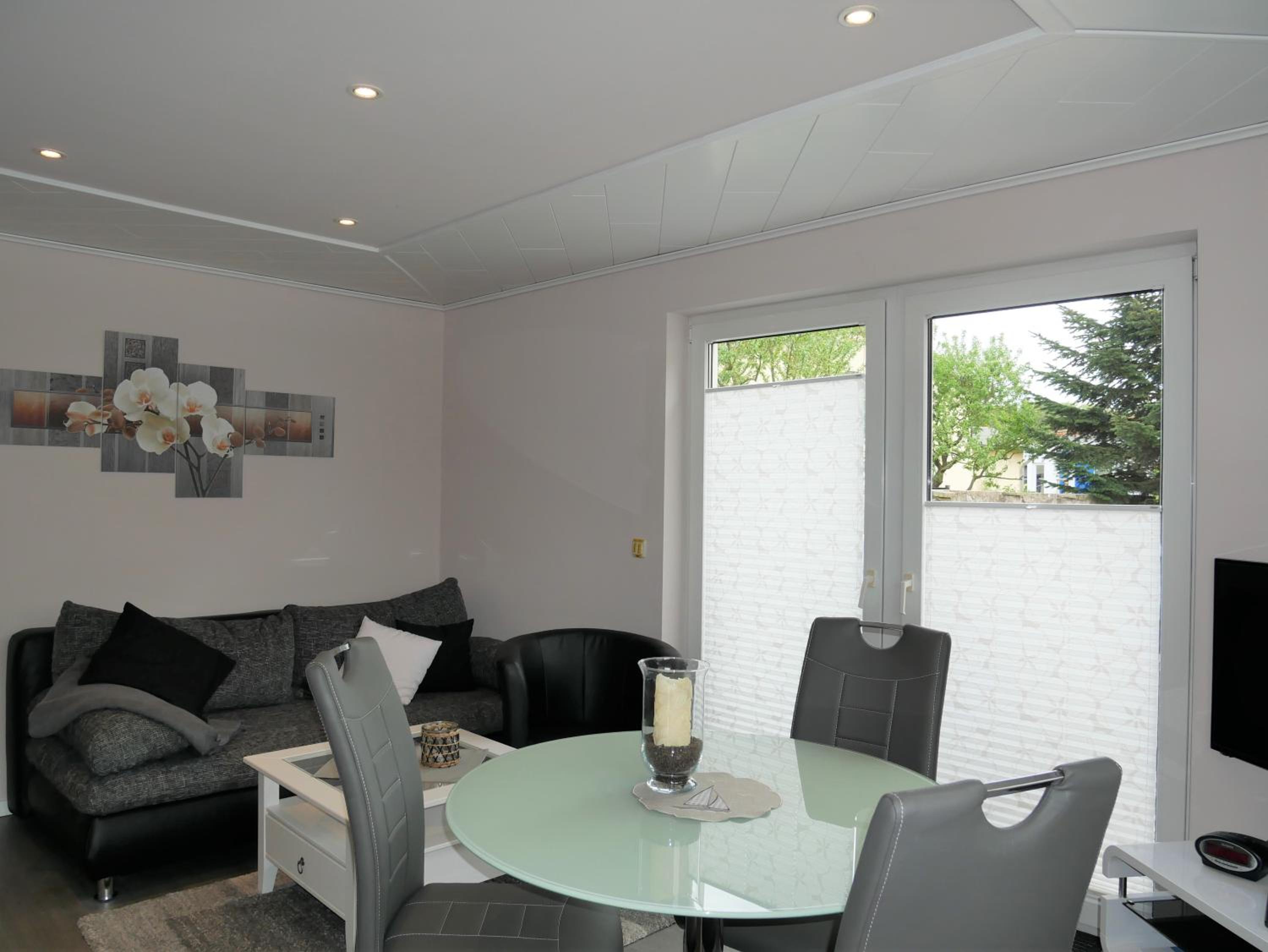 One-Bedroom House photo 1