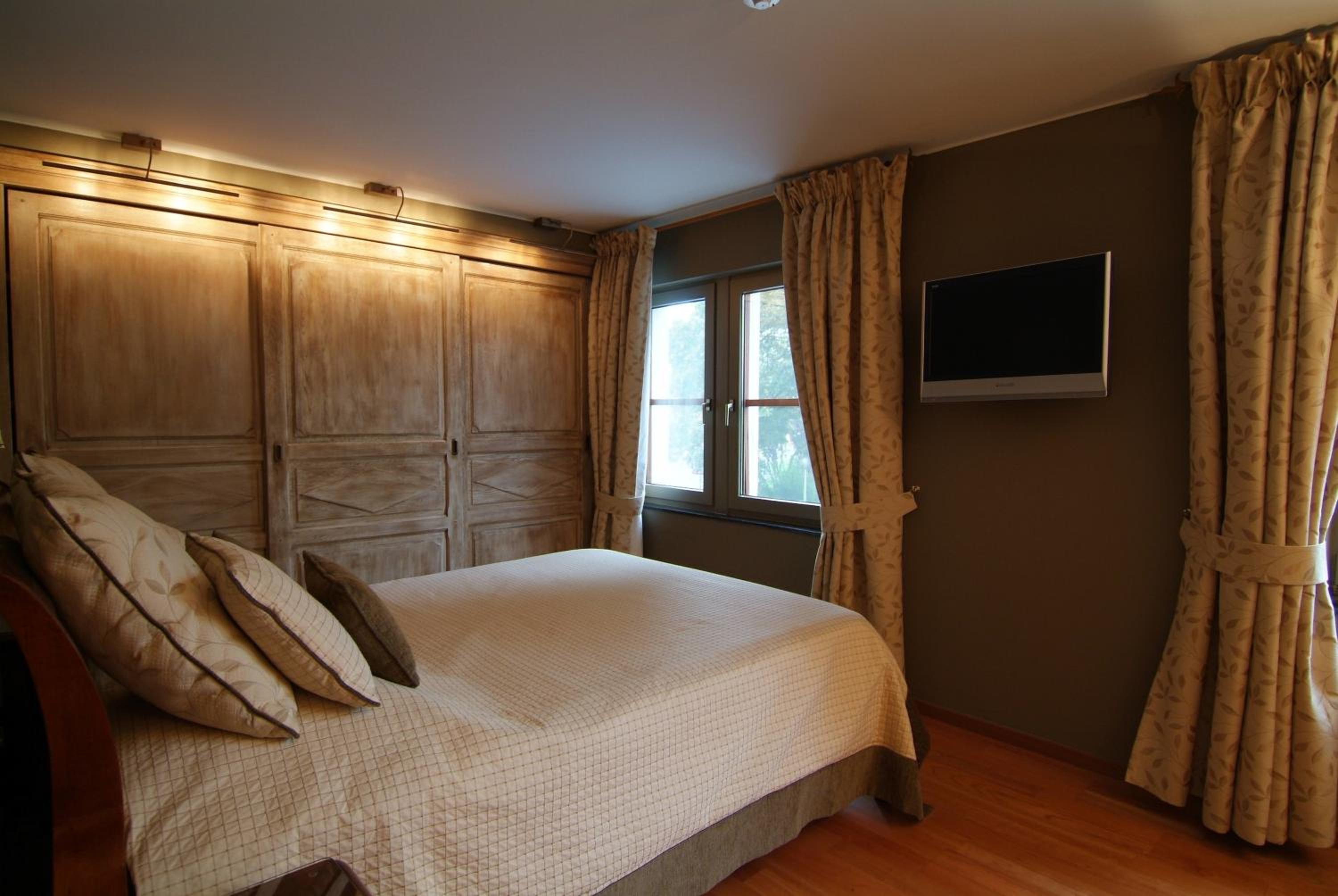 Suite with Lake View photo 1
