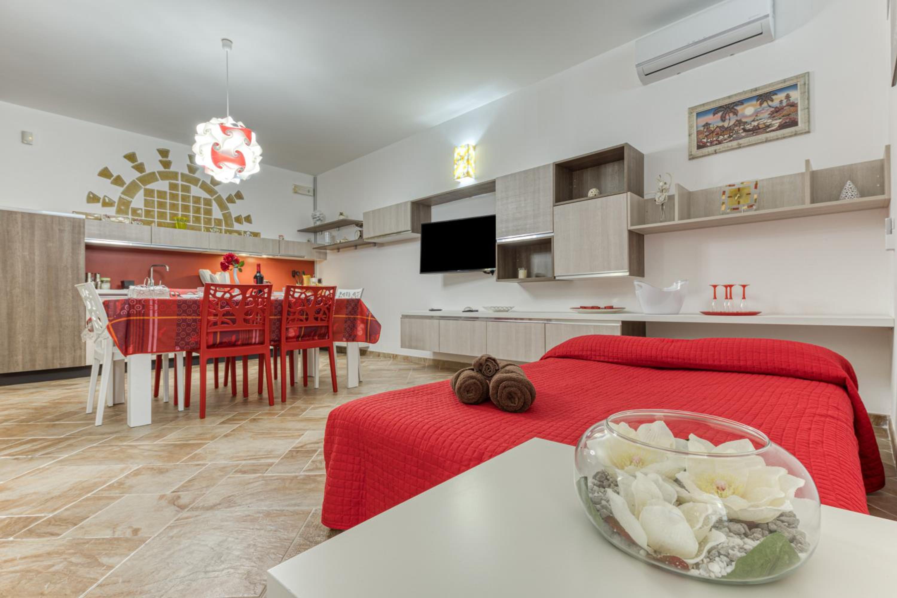 One-Bedroom House photo 1