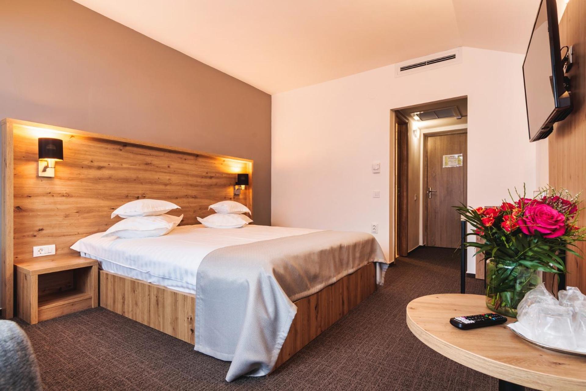 Double Room - Photo 5