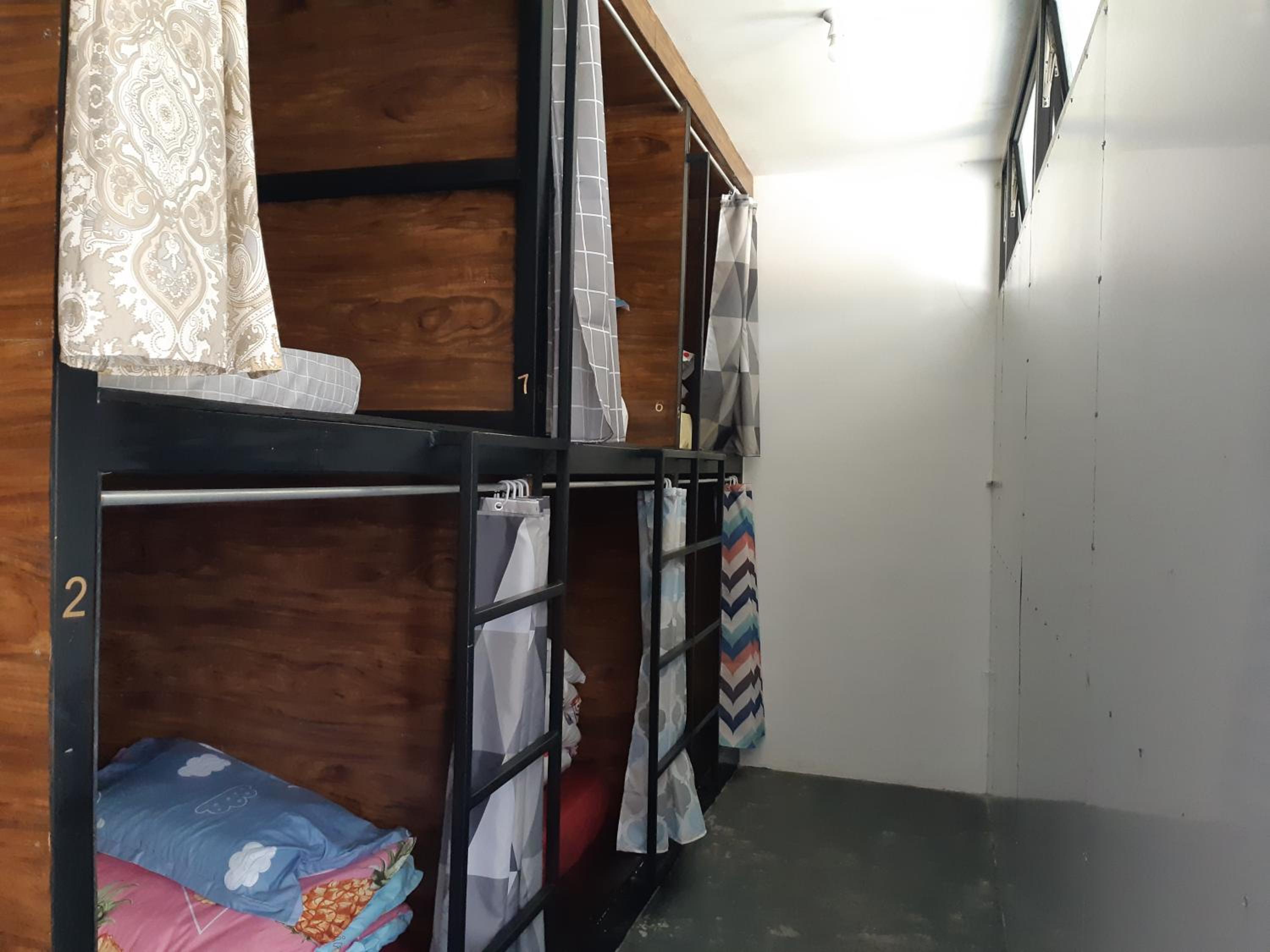 8-Bed Mixed Dormitory Room photo 1