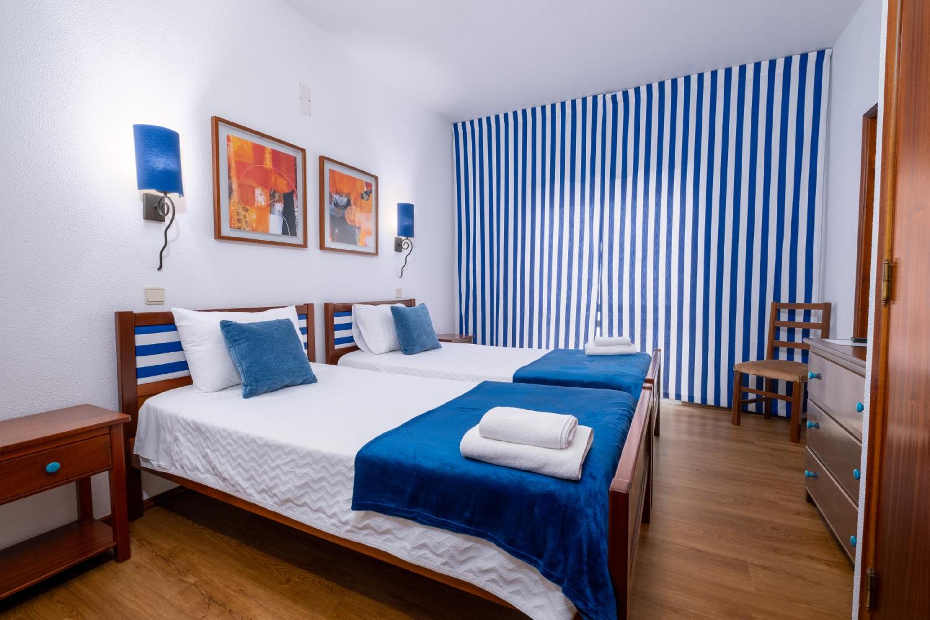 Triple Room with Balcony - Photo 5