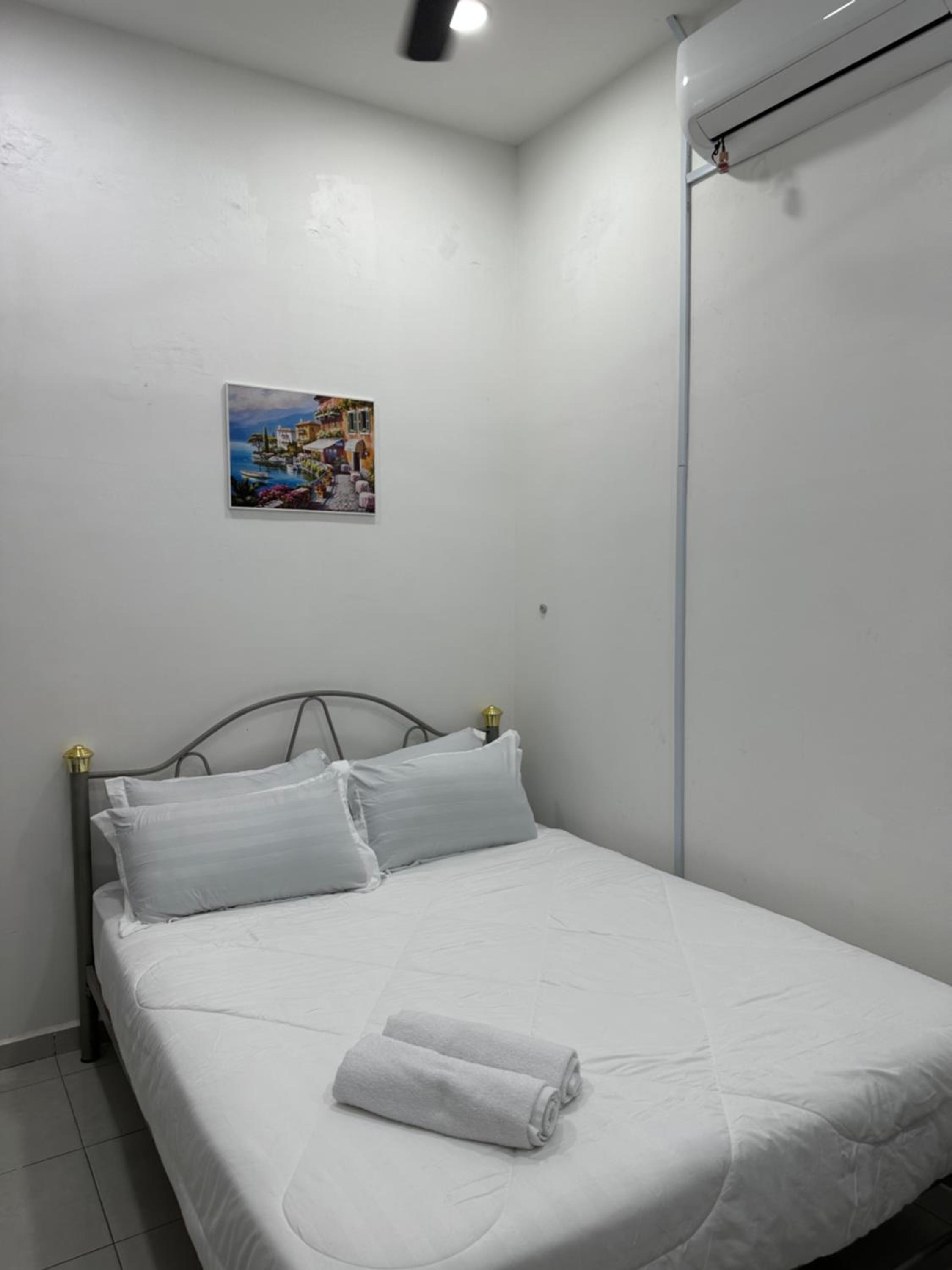 Four-Bedroom House photo 2