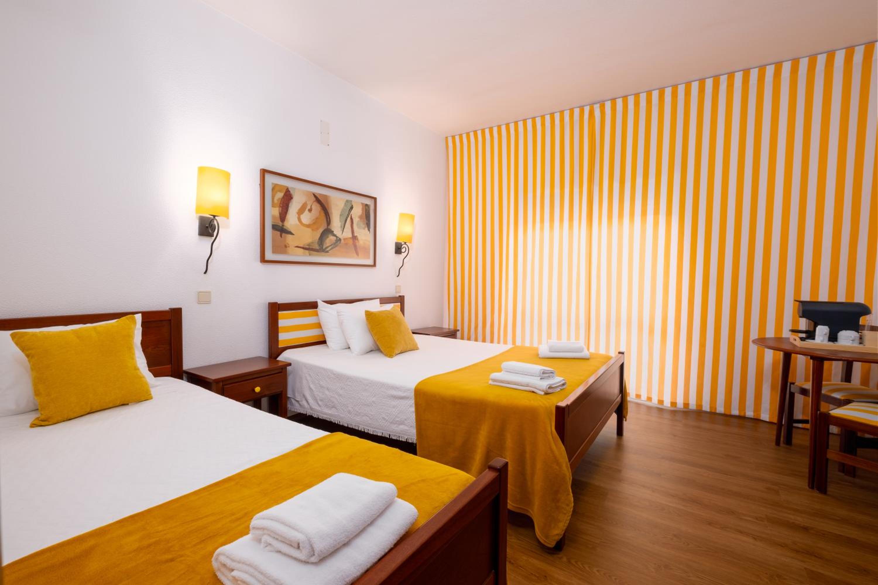 Triple Room with Balcony - Photo 4