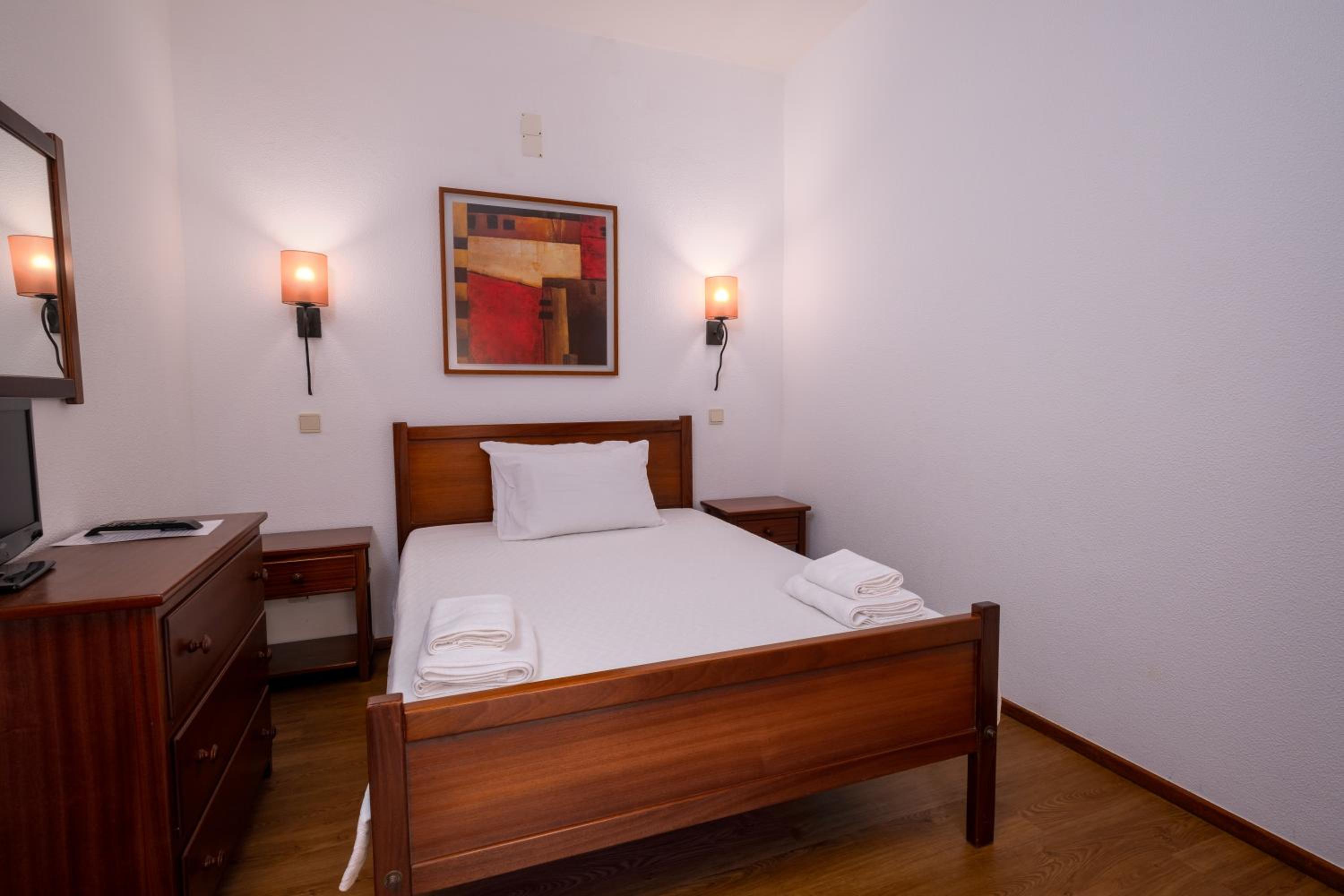 Quadruple Room with Balcony - Photo 1