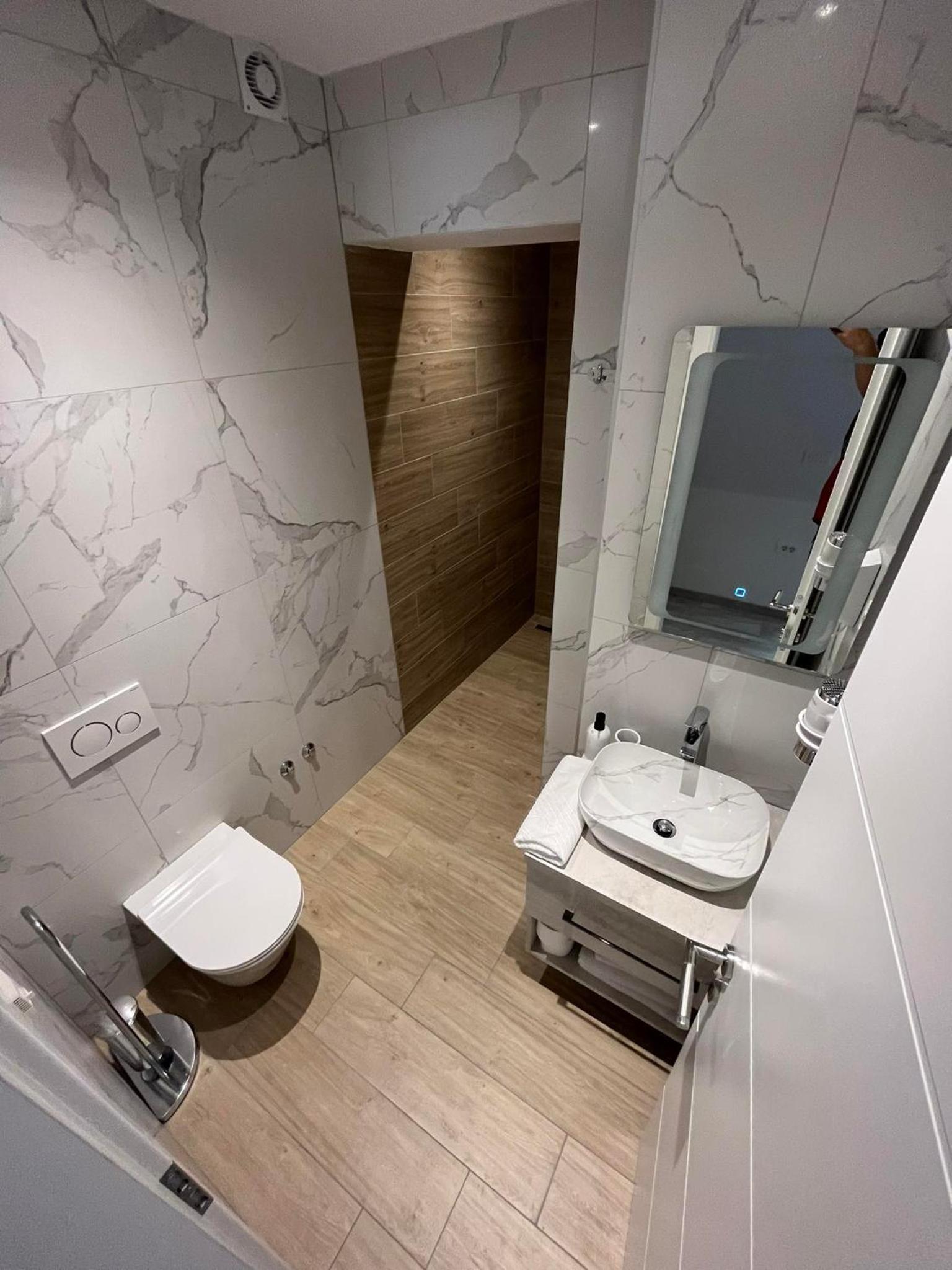 Budget Double Room photo 3