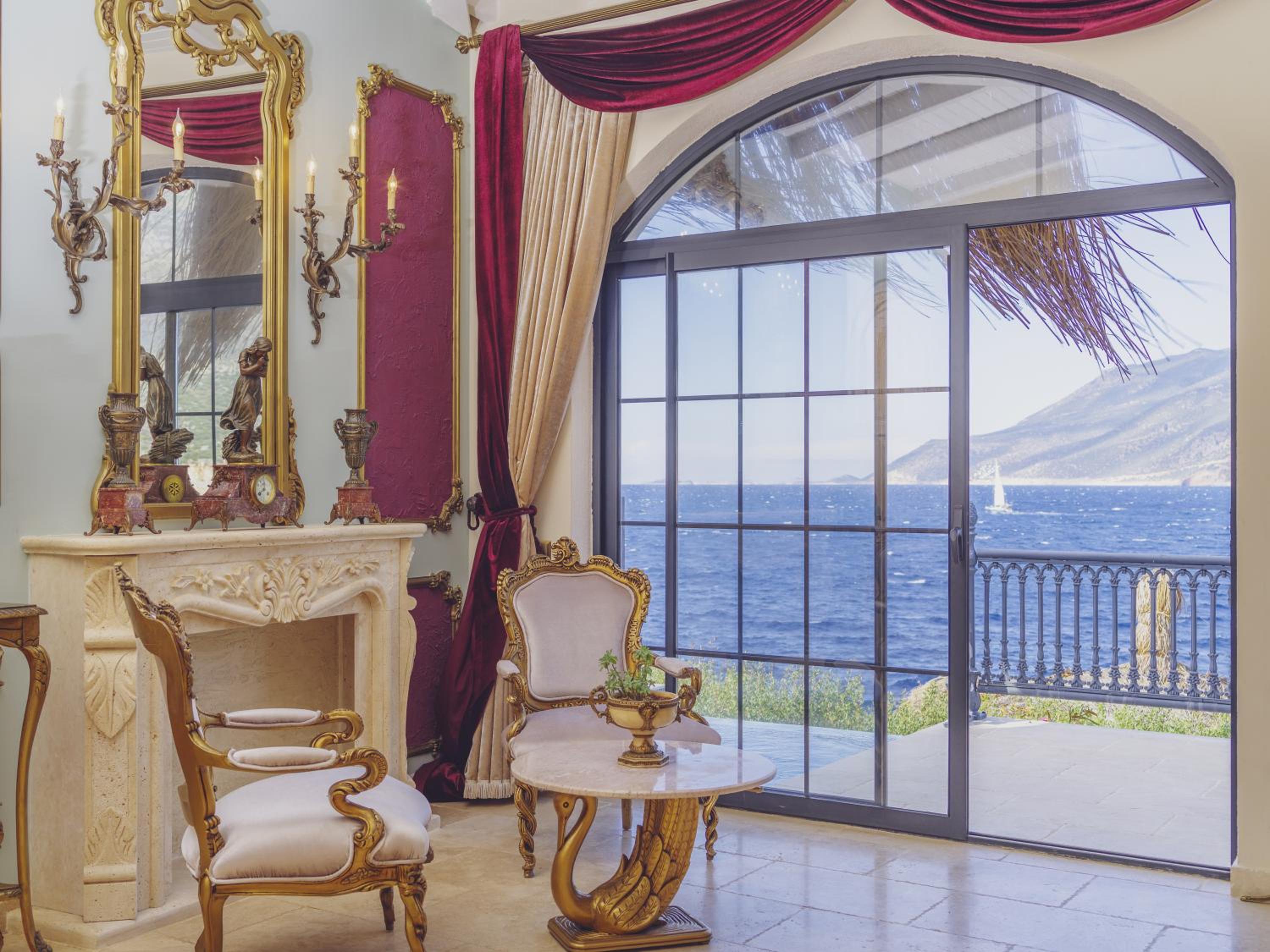 Superior Suite - Photo 6