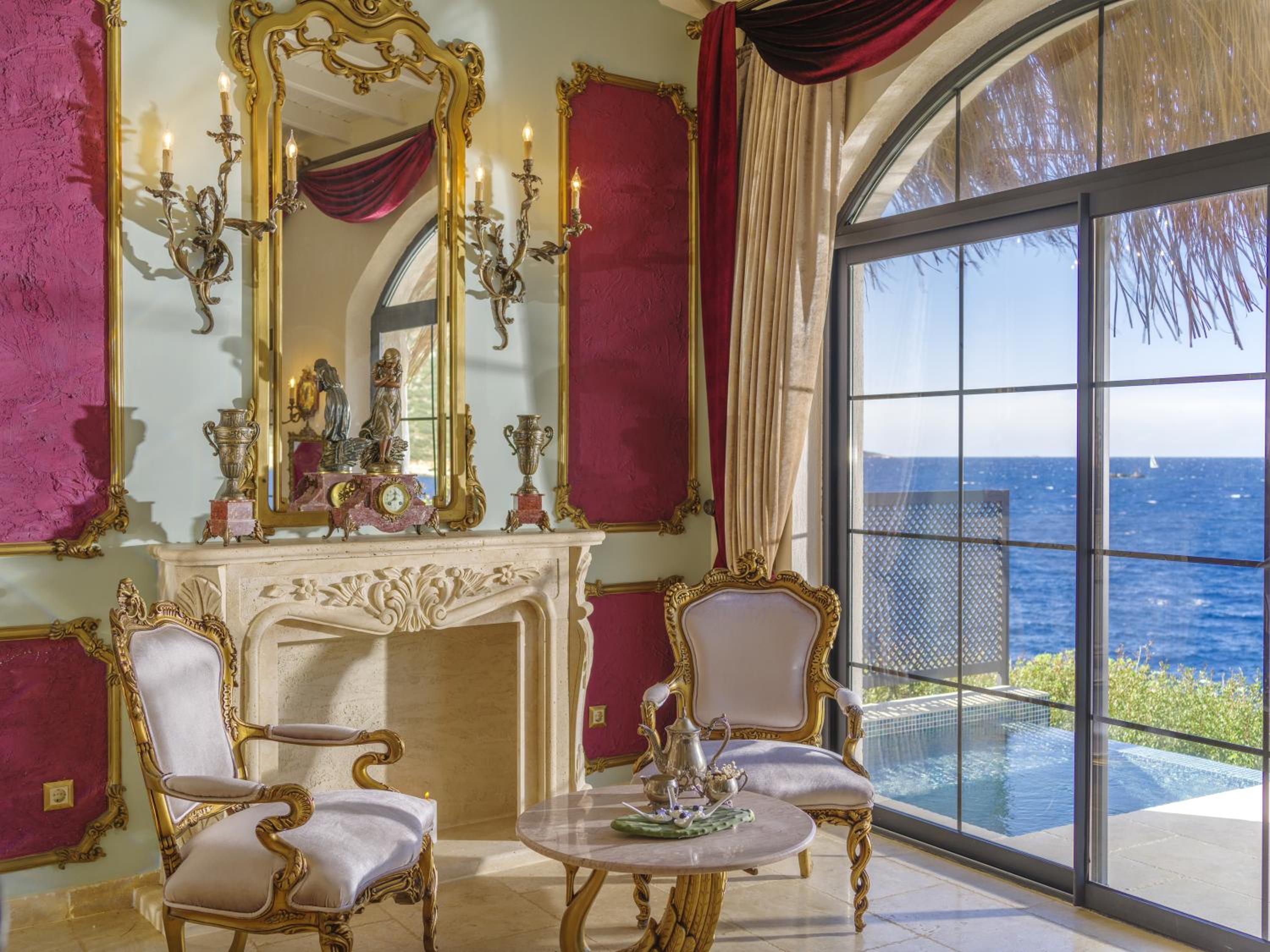 Superior Suite - Photo 5