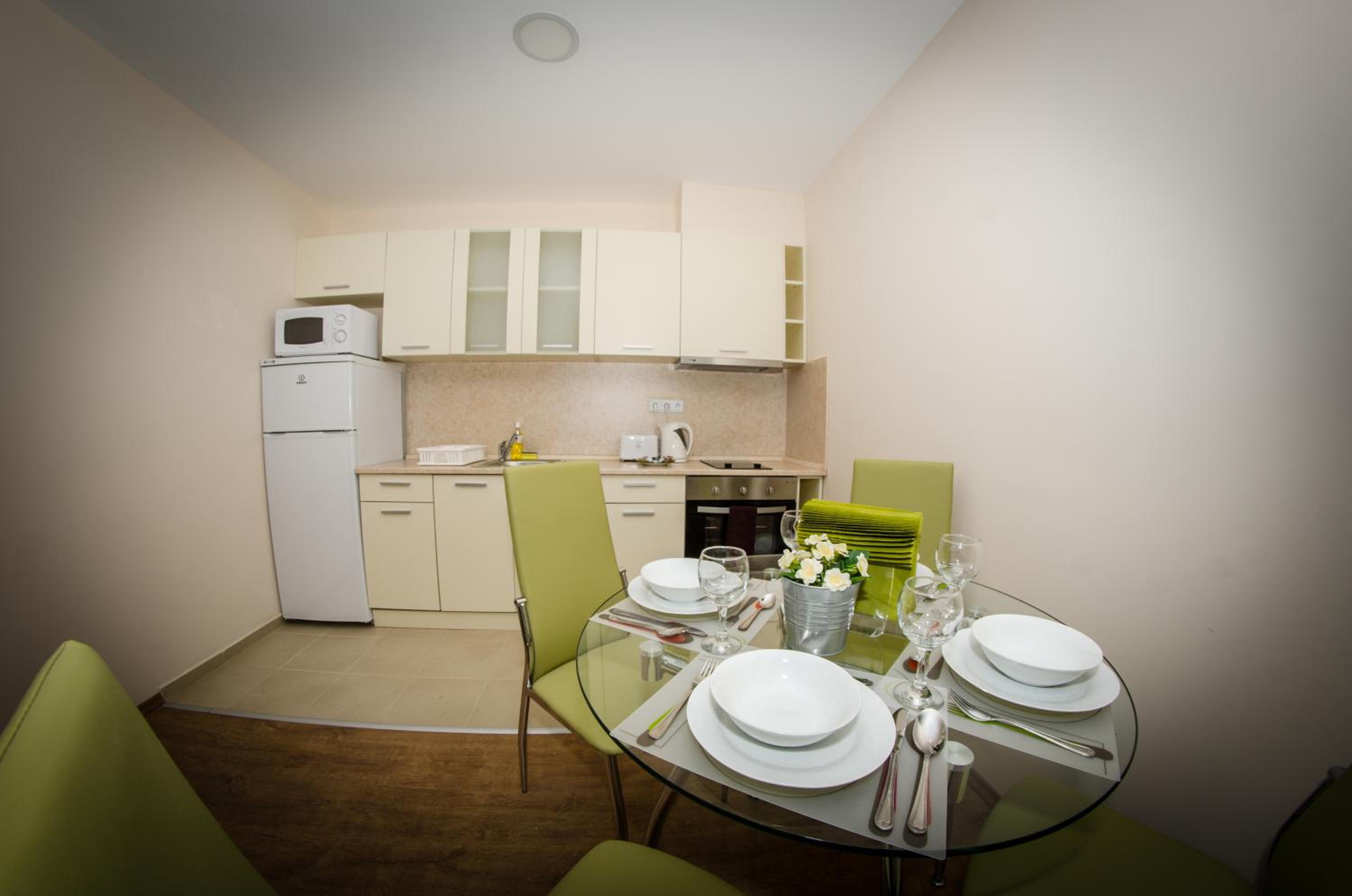 One-Bedroom Apartment with Balcony (3 Adults) photo 2