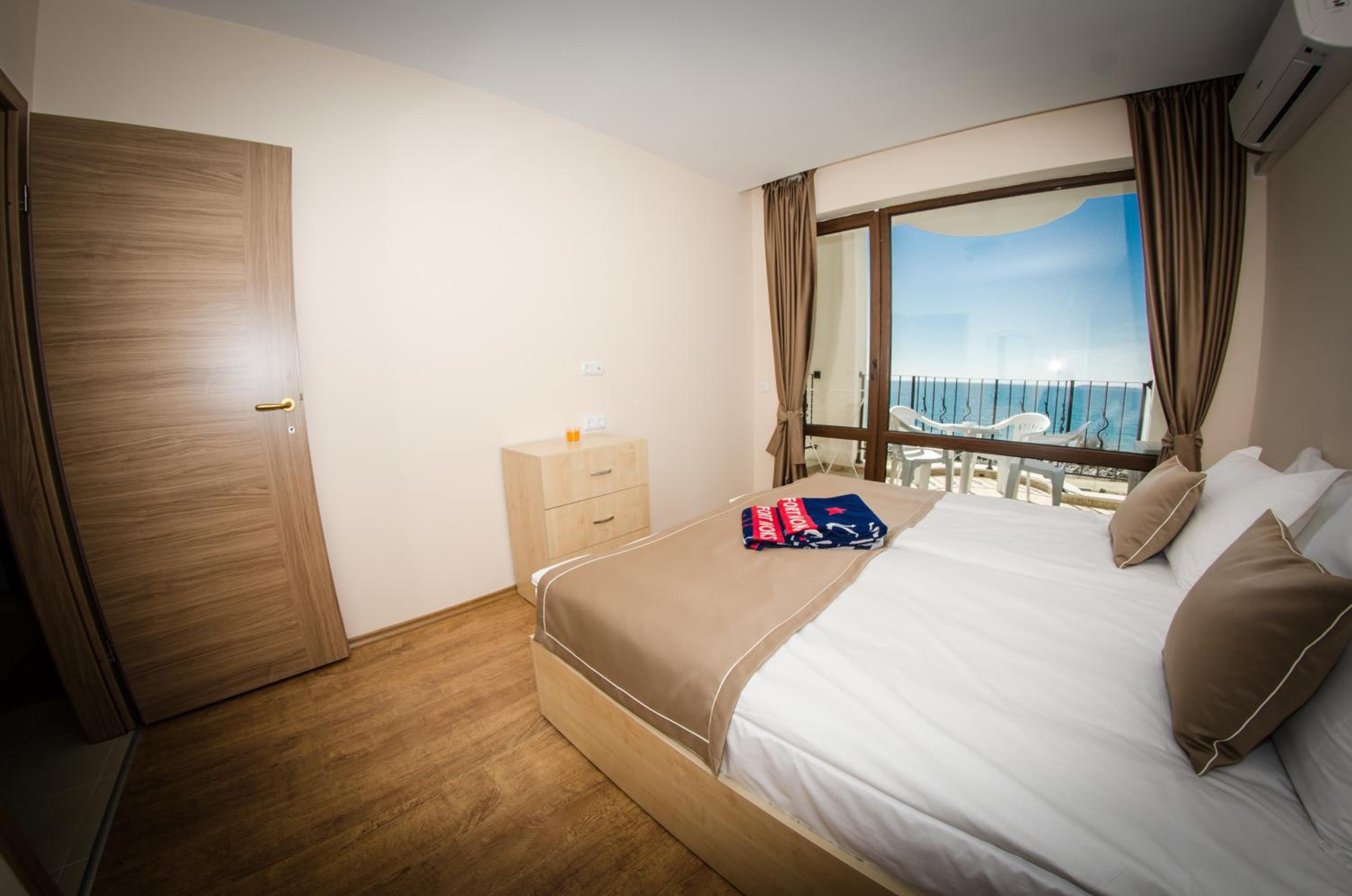 Three-Bedroom Apartment with Balcony (7 Adults) photo 2