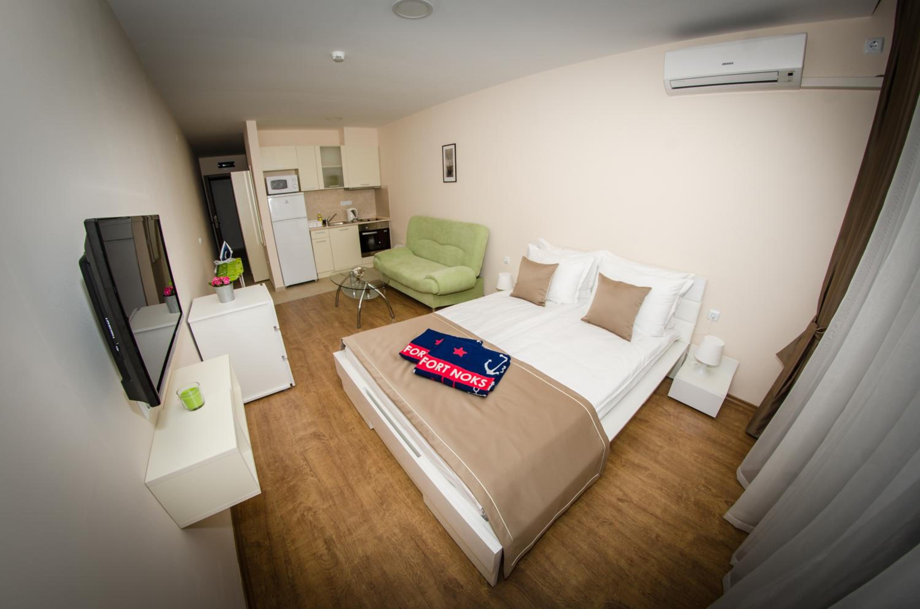 Family Studio with Balcony (2 Adults + 1 Child) photo 1