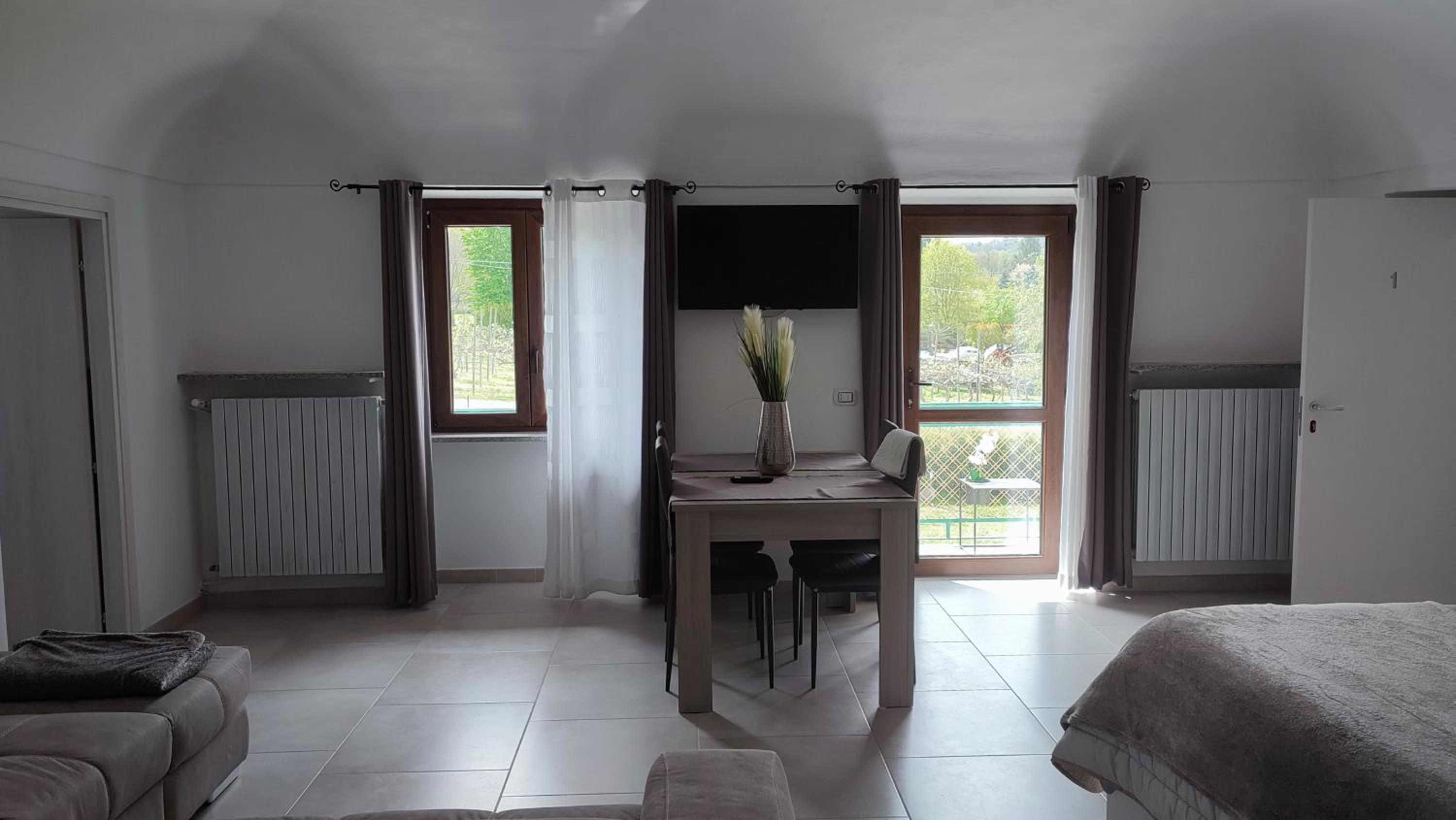 Deluxe Room - Photo 6