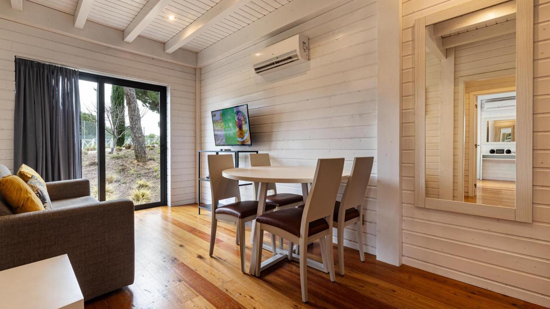 Two-Bedroom Cottage photo 3