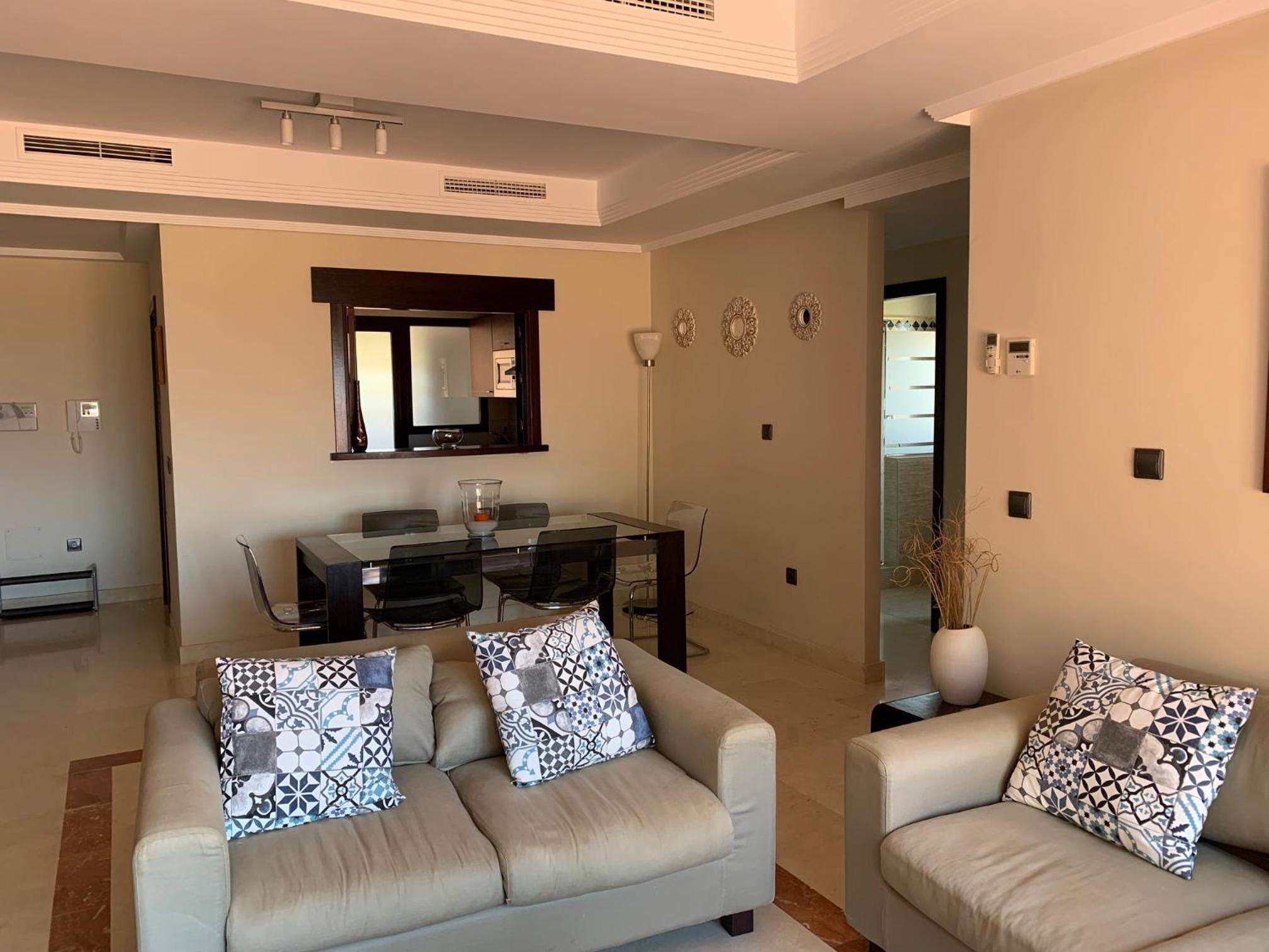 Apartamento con vista a la piscina