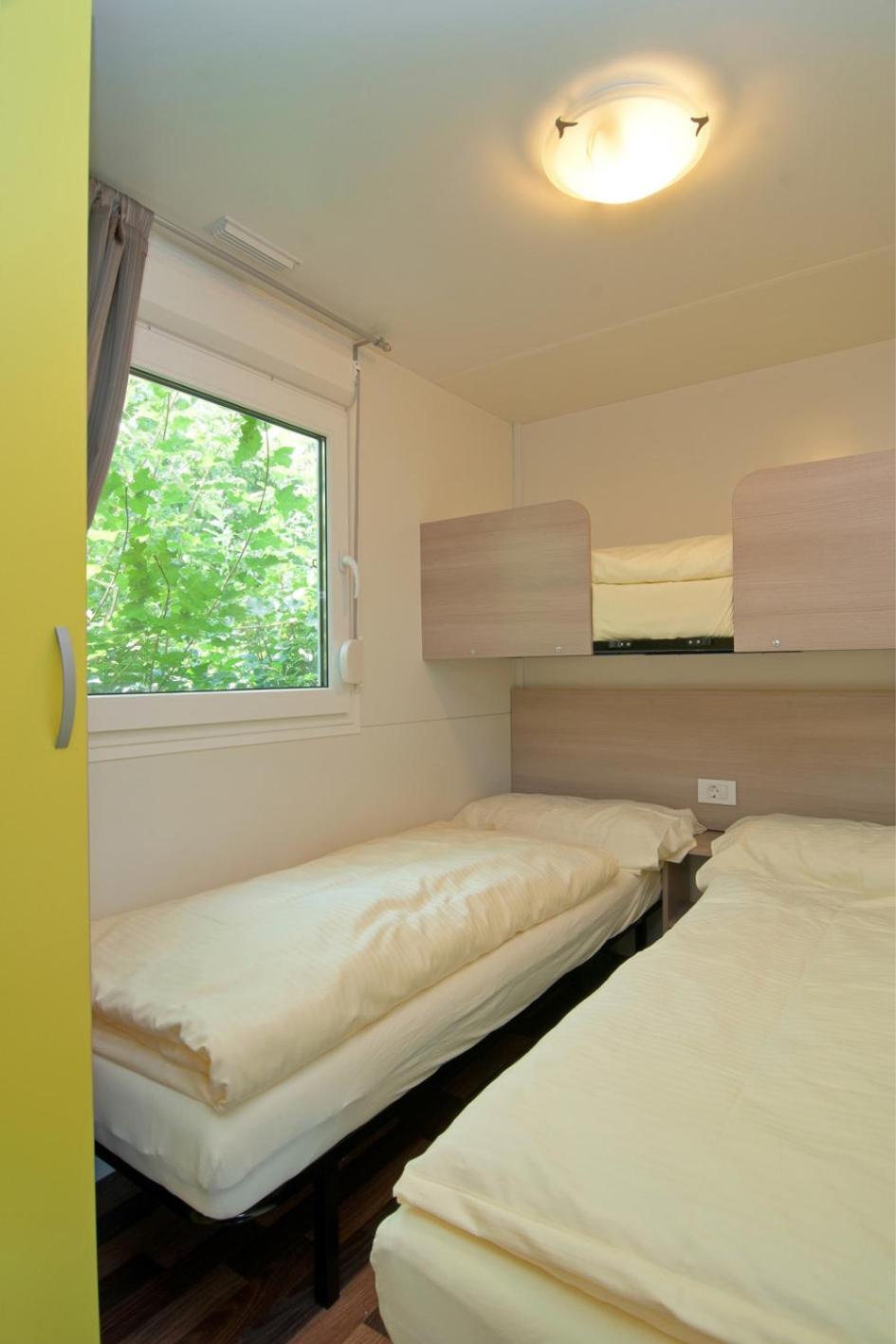 Mobile Home photo 2