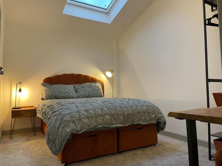 One-Bedroom Apartment - Photo 1