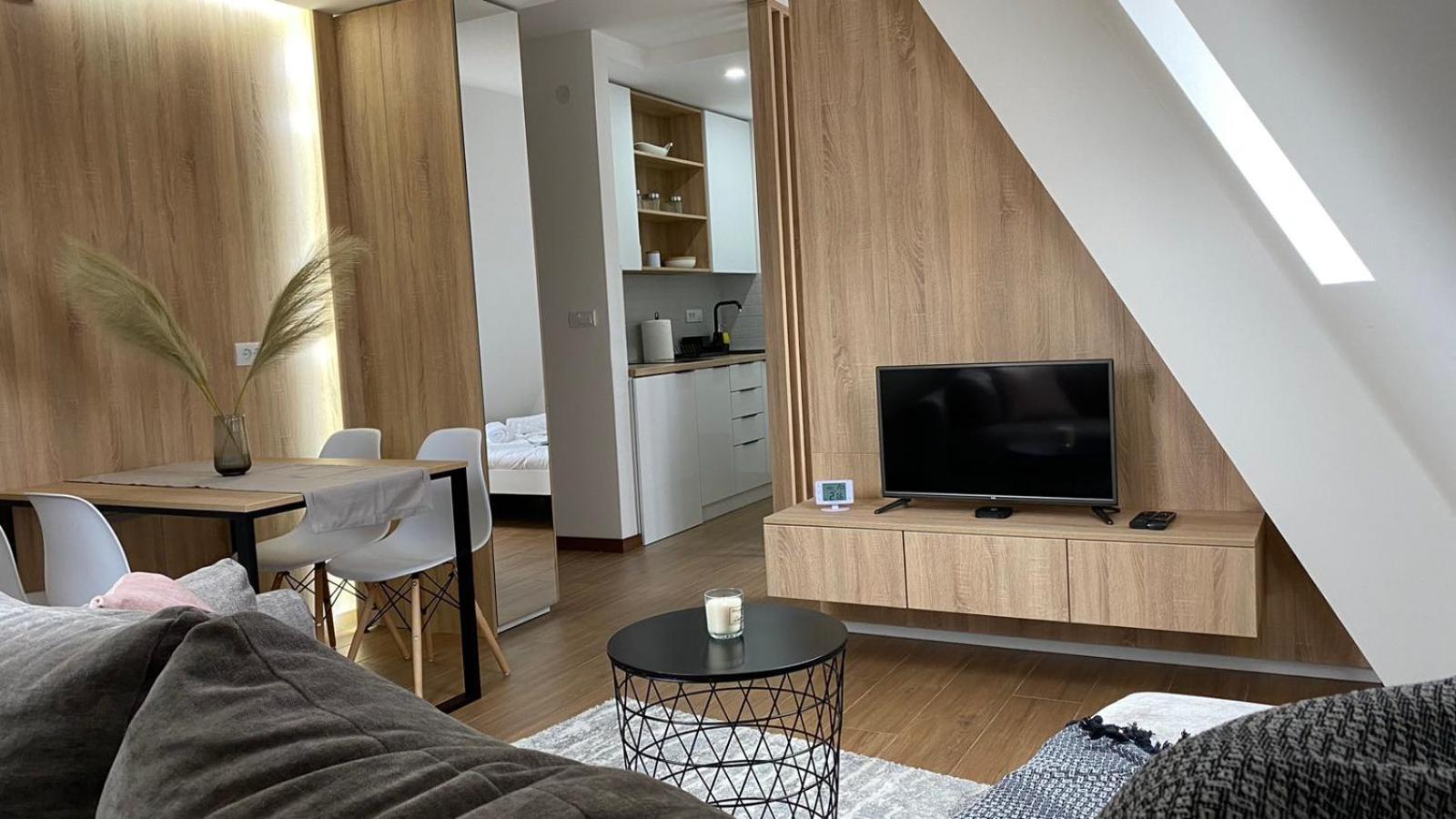 One-Bedroom Apartment photo 1