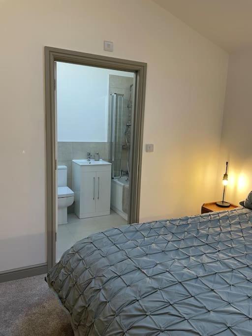 One-Bedroom Apartment - Photo 15
