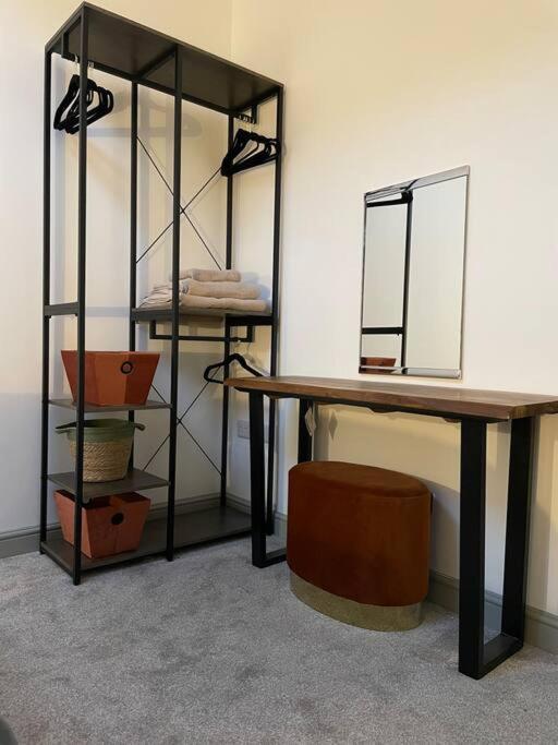One-Bedroom Apartment - Photo 5