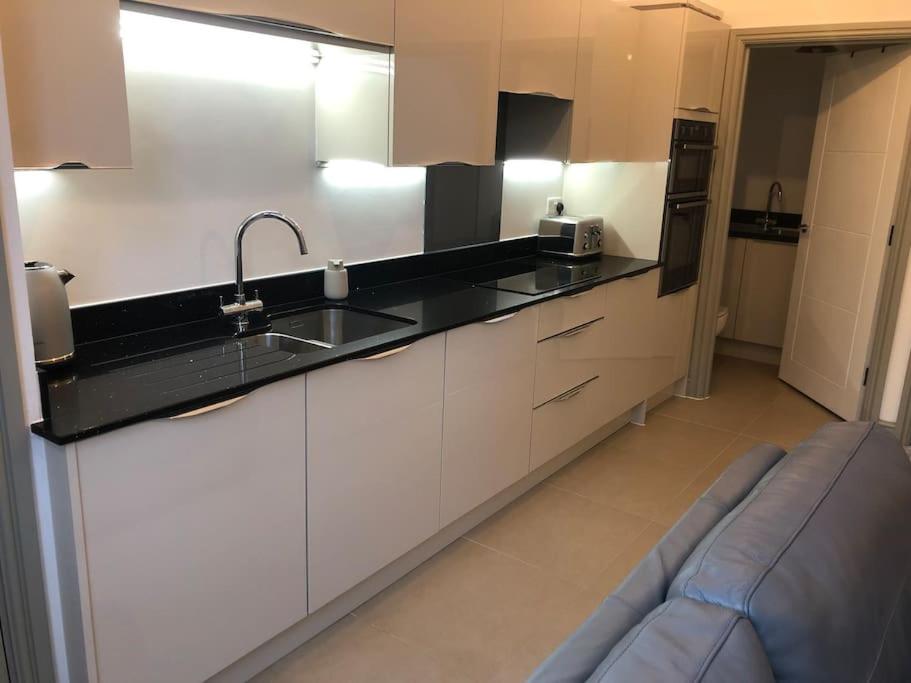 One-Bedroom Apartment - Photo 11