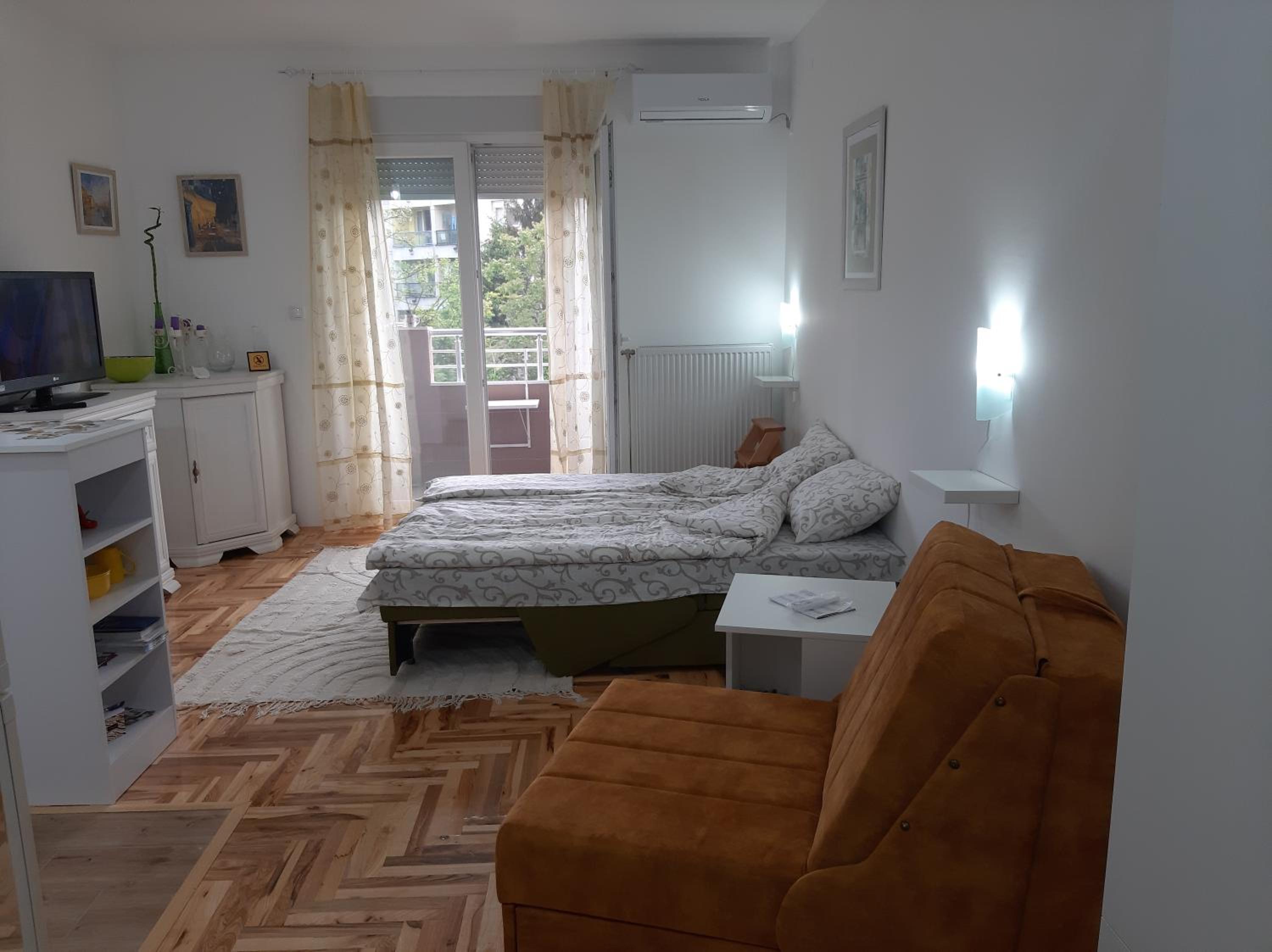 Studio Apartment photo 3