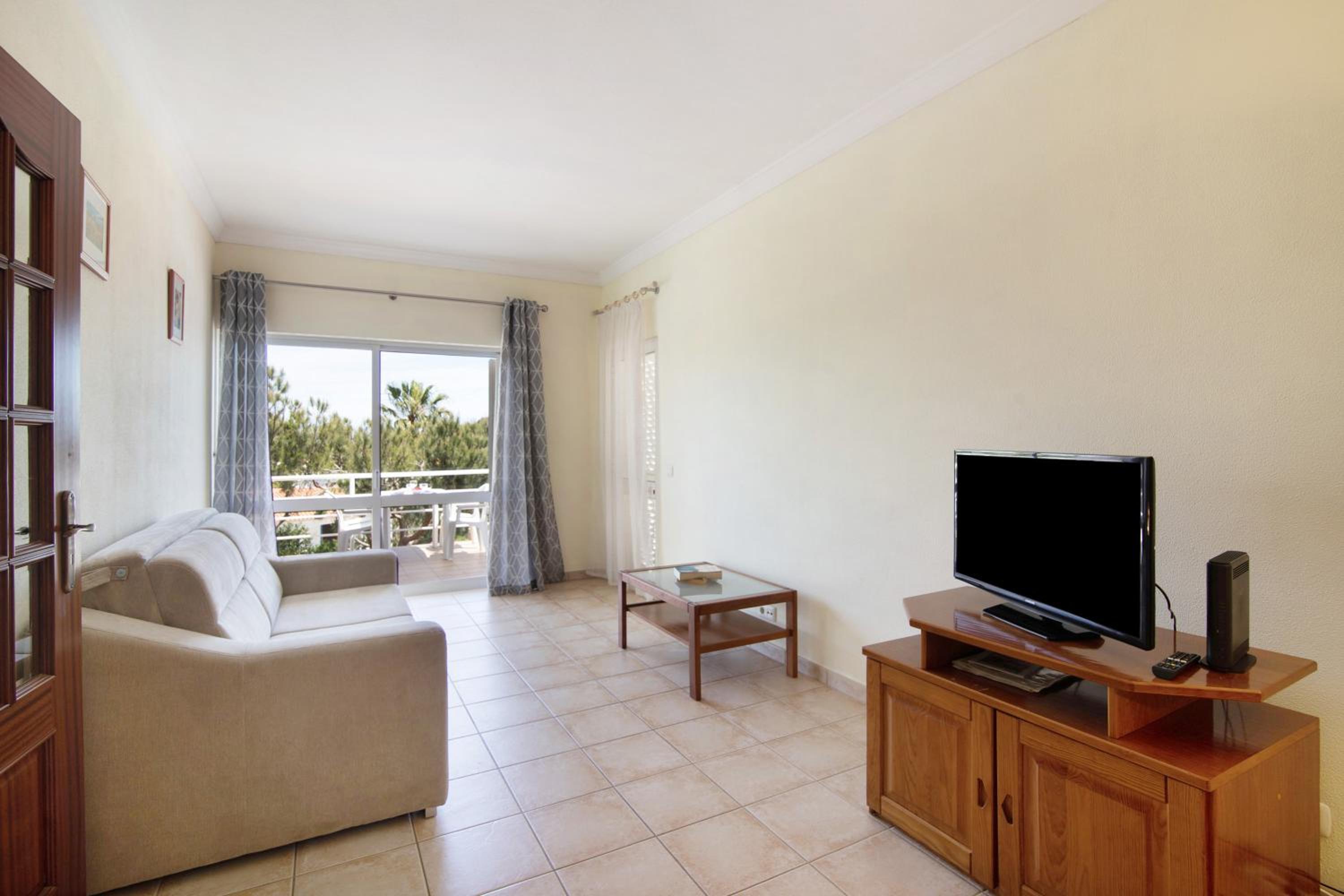 One-Bedroom Apartment with Garden View