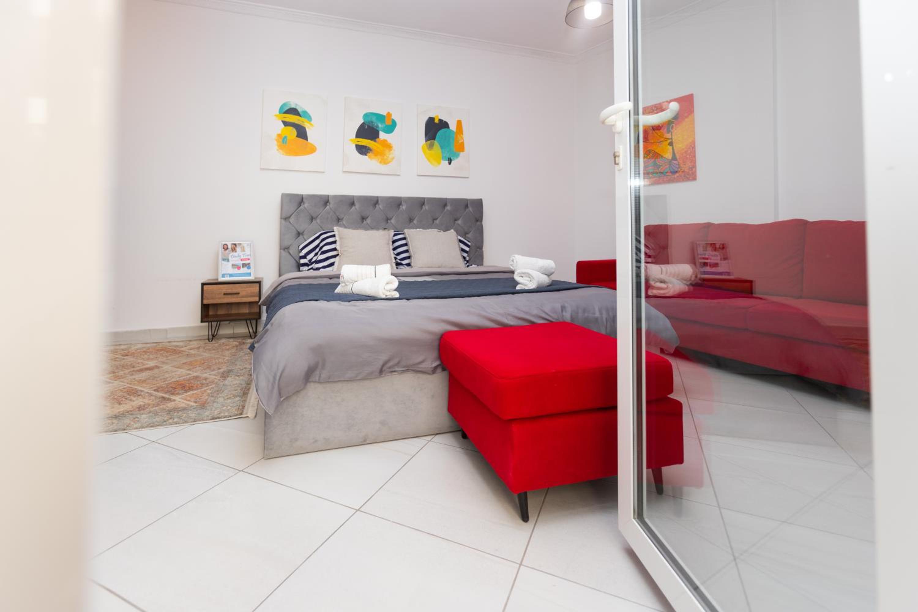 One-Bedroom Apartment