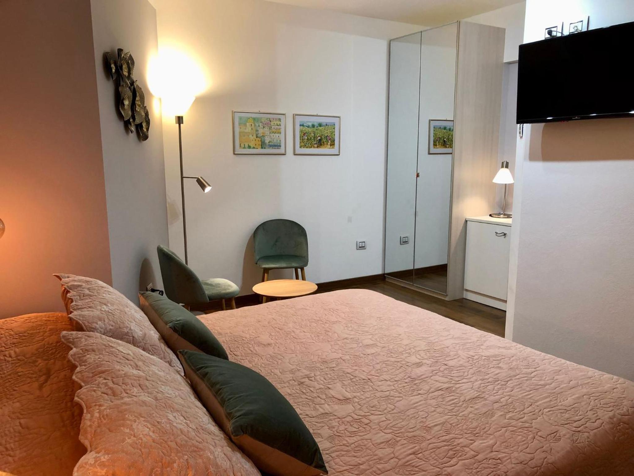 Double Room - Photo 7