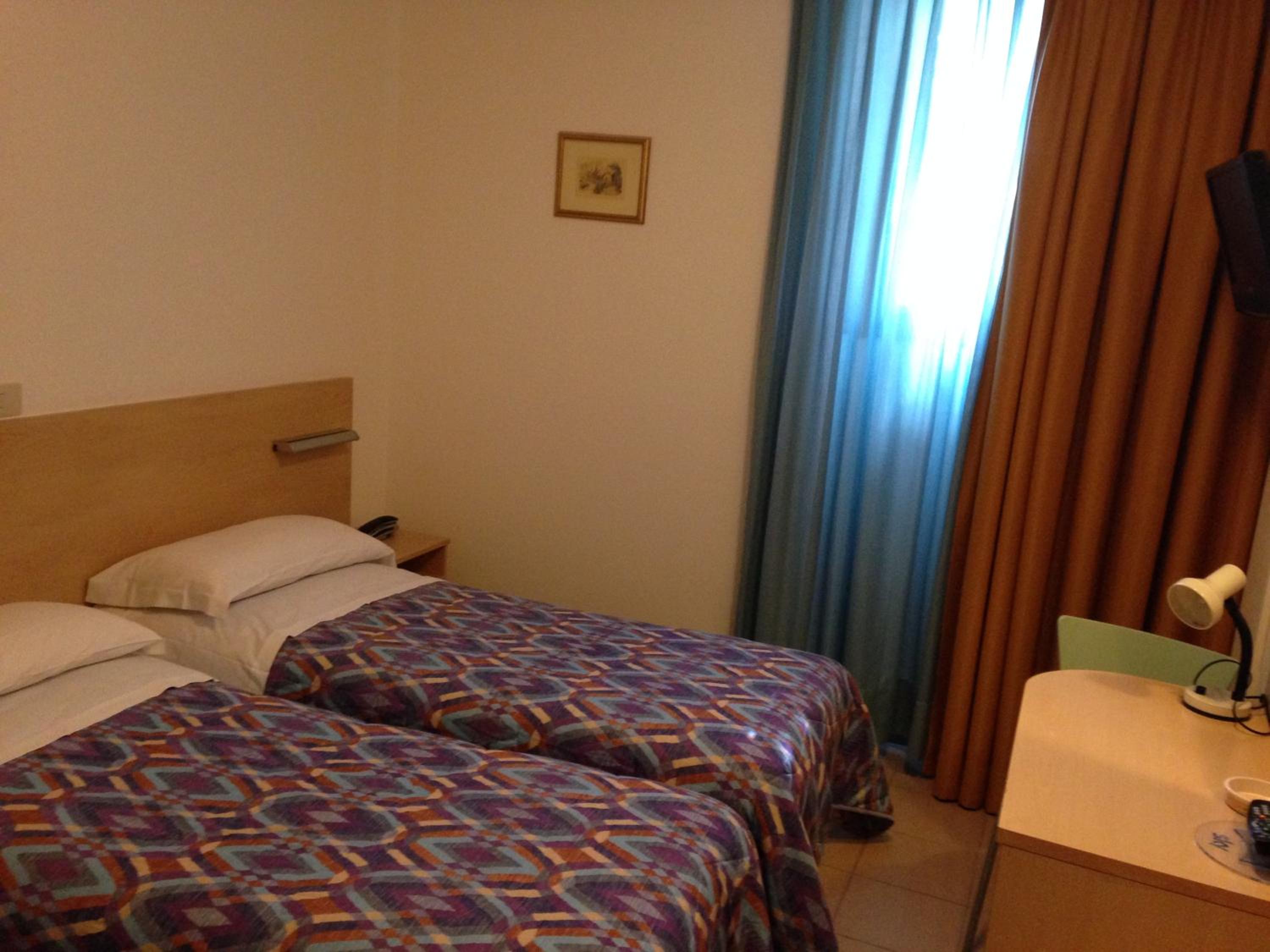 Economy Double Room - Photo 6