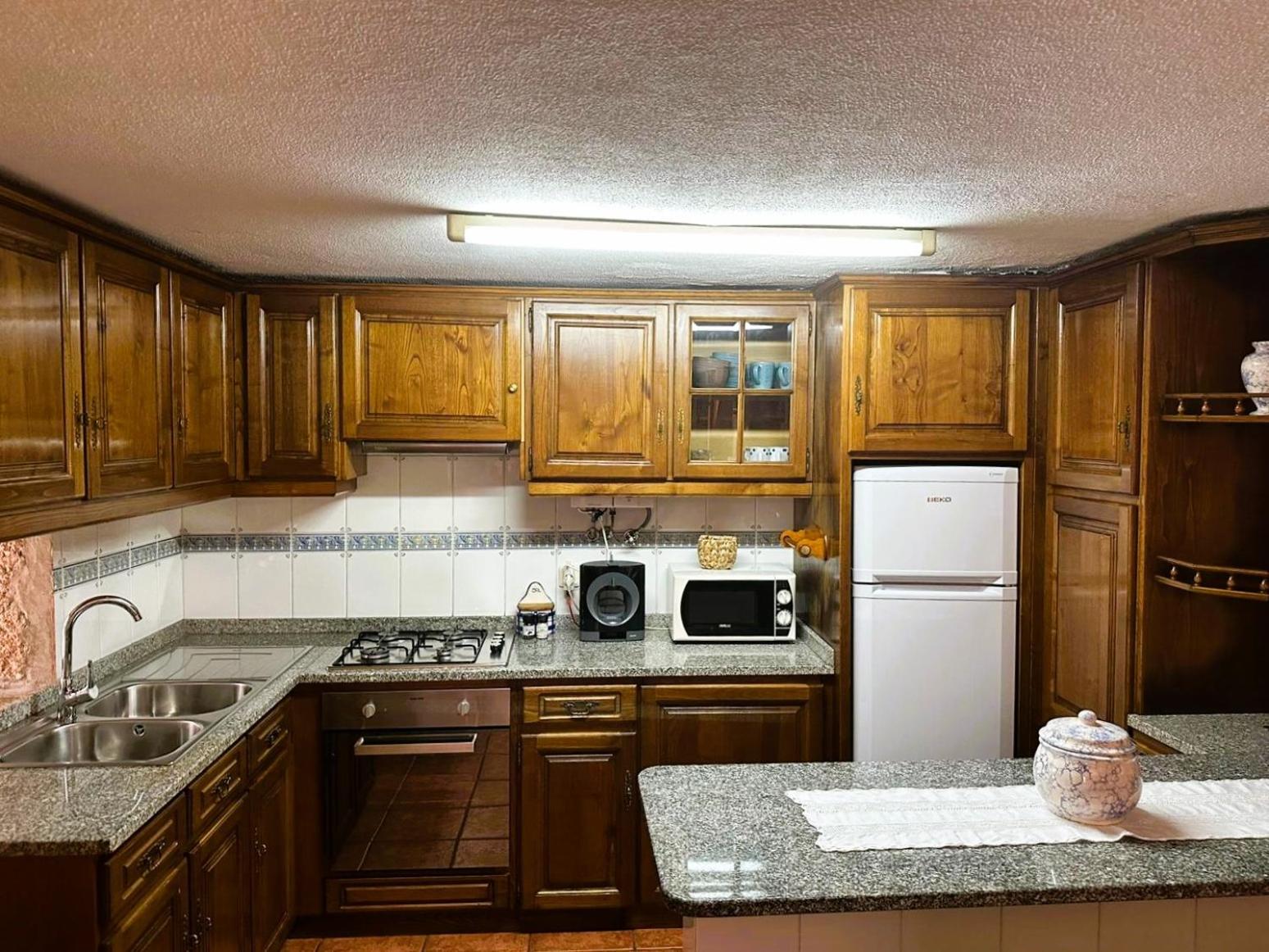 Two-Bedroom House - Photo 13