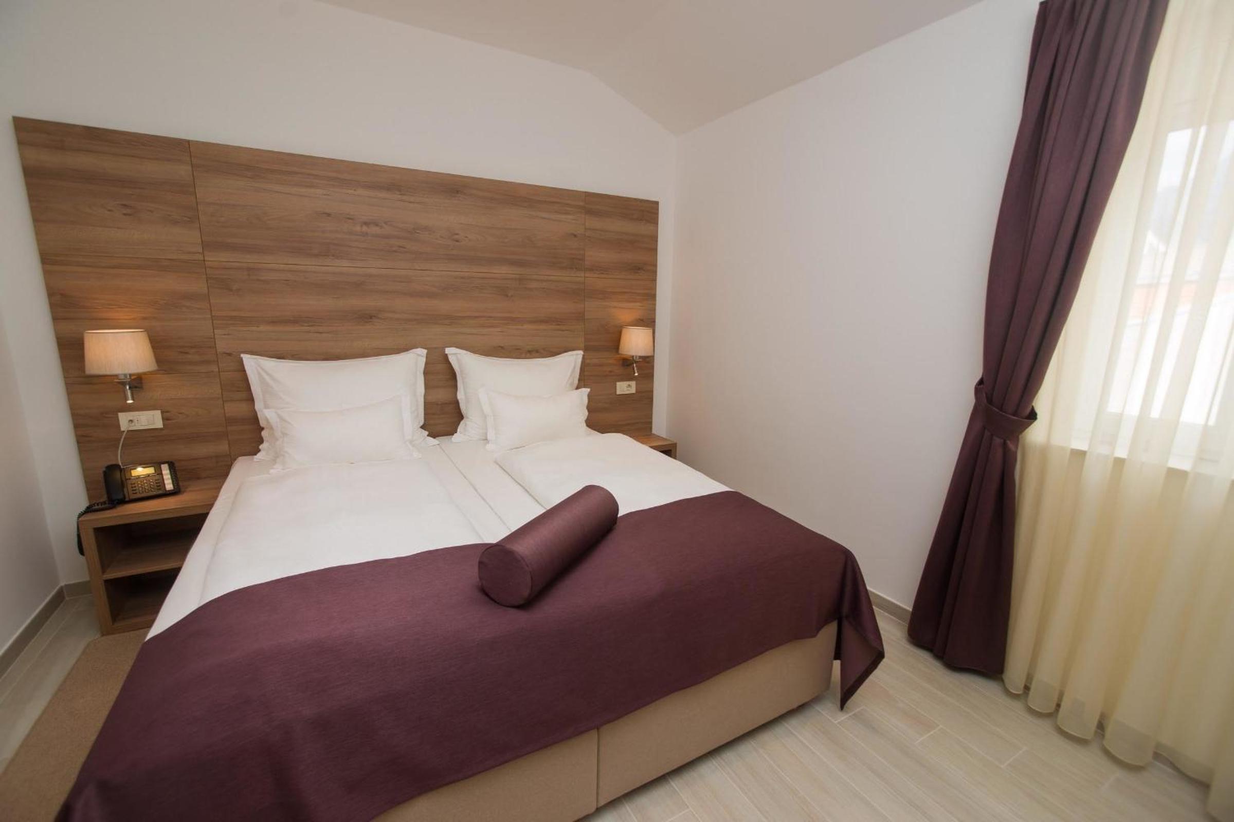Double Room with Mountain View - Photo 2