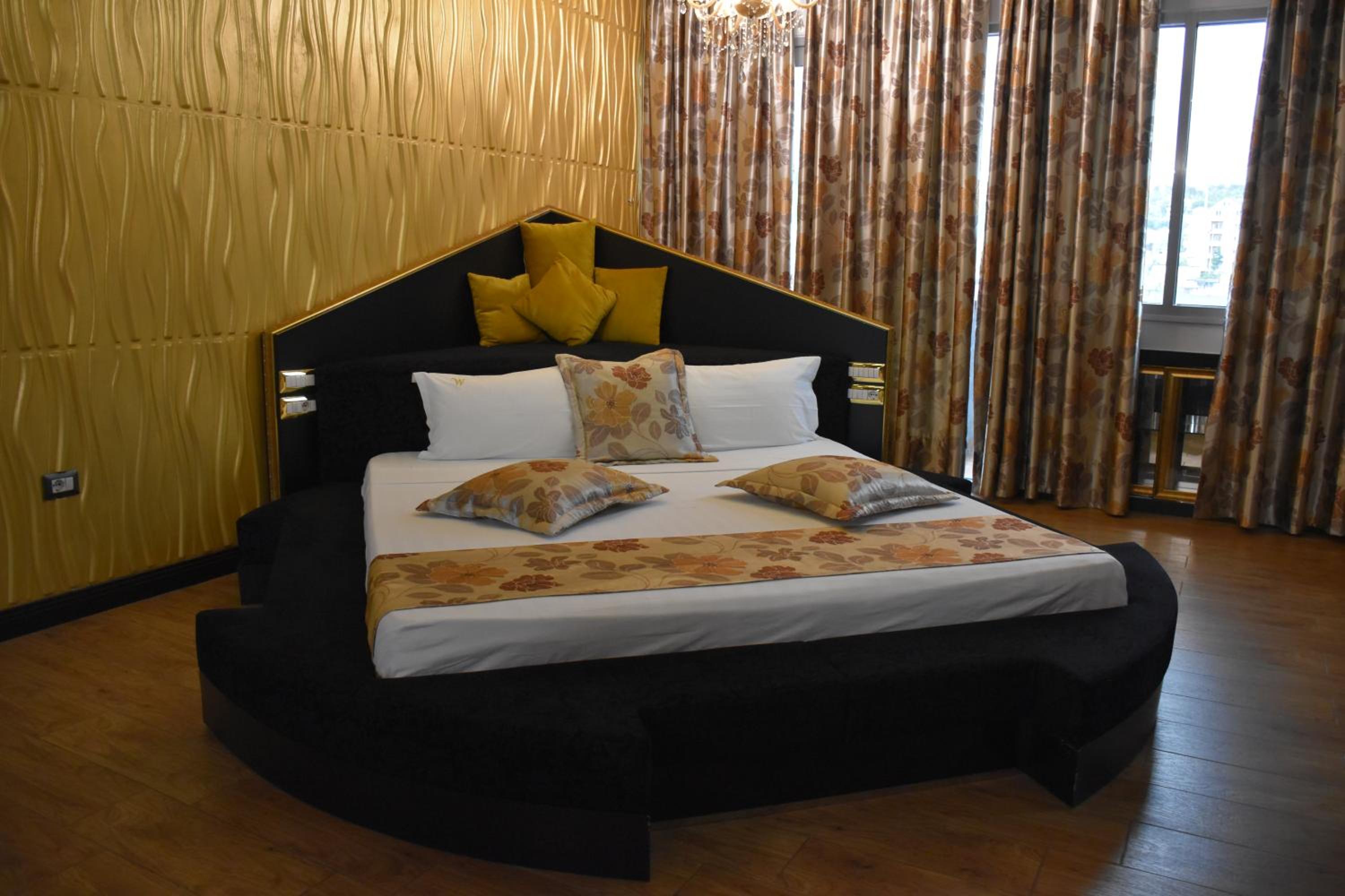 Deluxe Suite photo 1