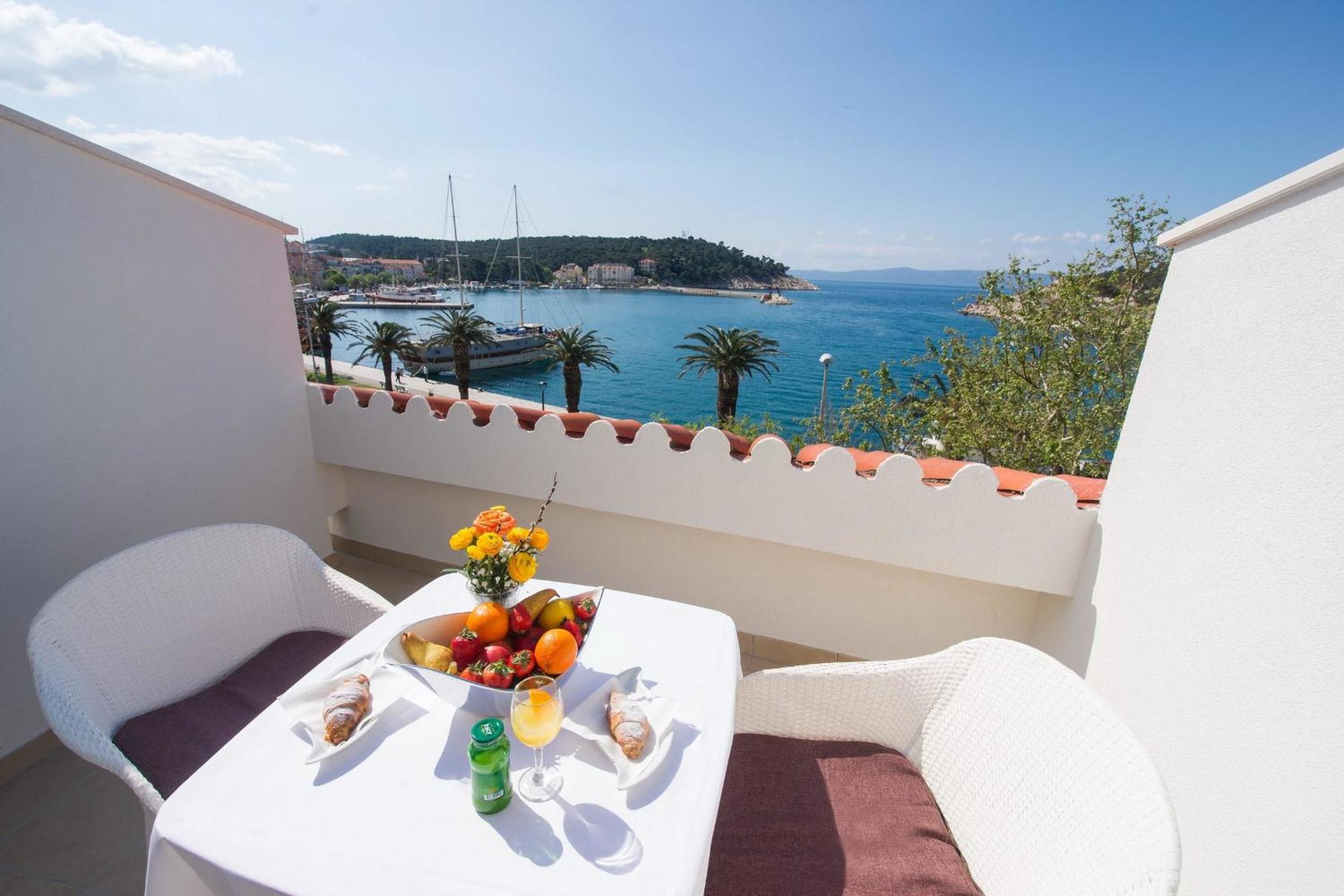 Double Room with Sea View and Balcony - Photo 11