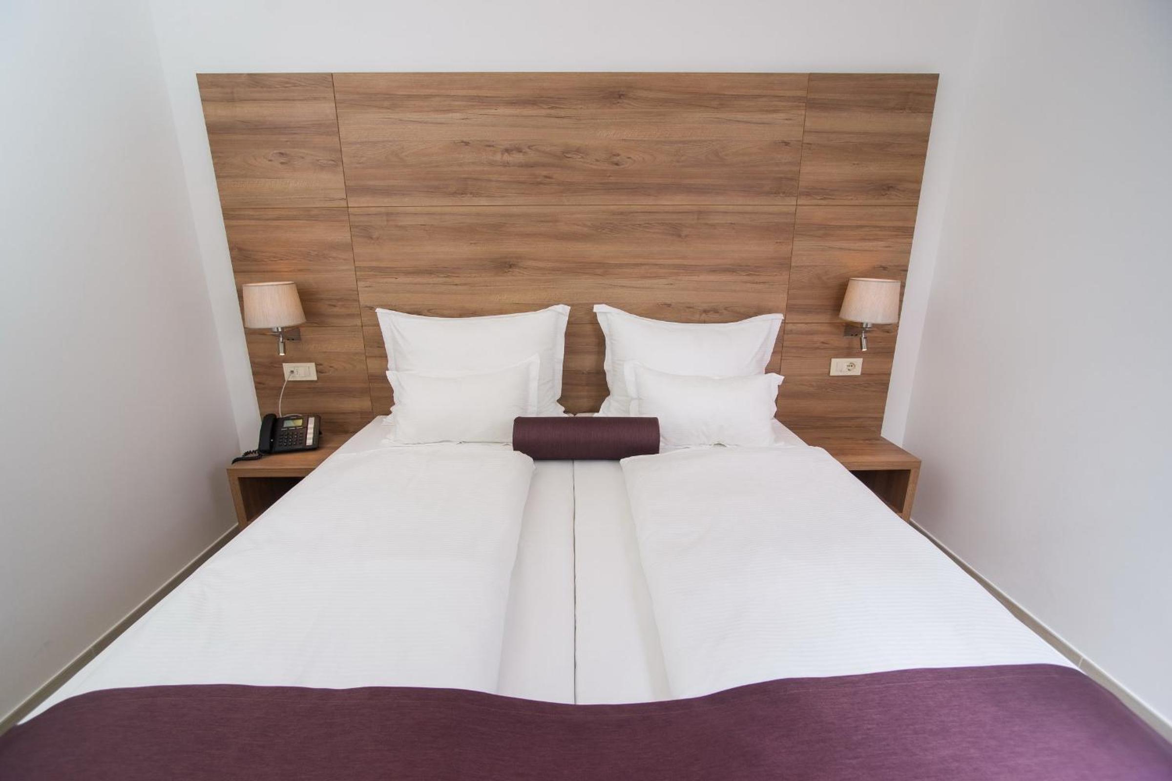 Double Room with Mountain View - Photo 1