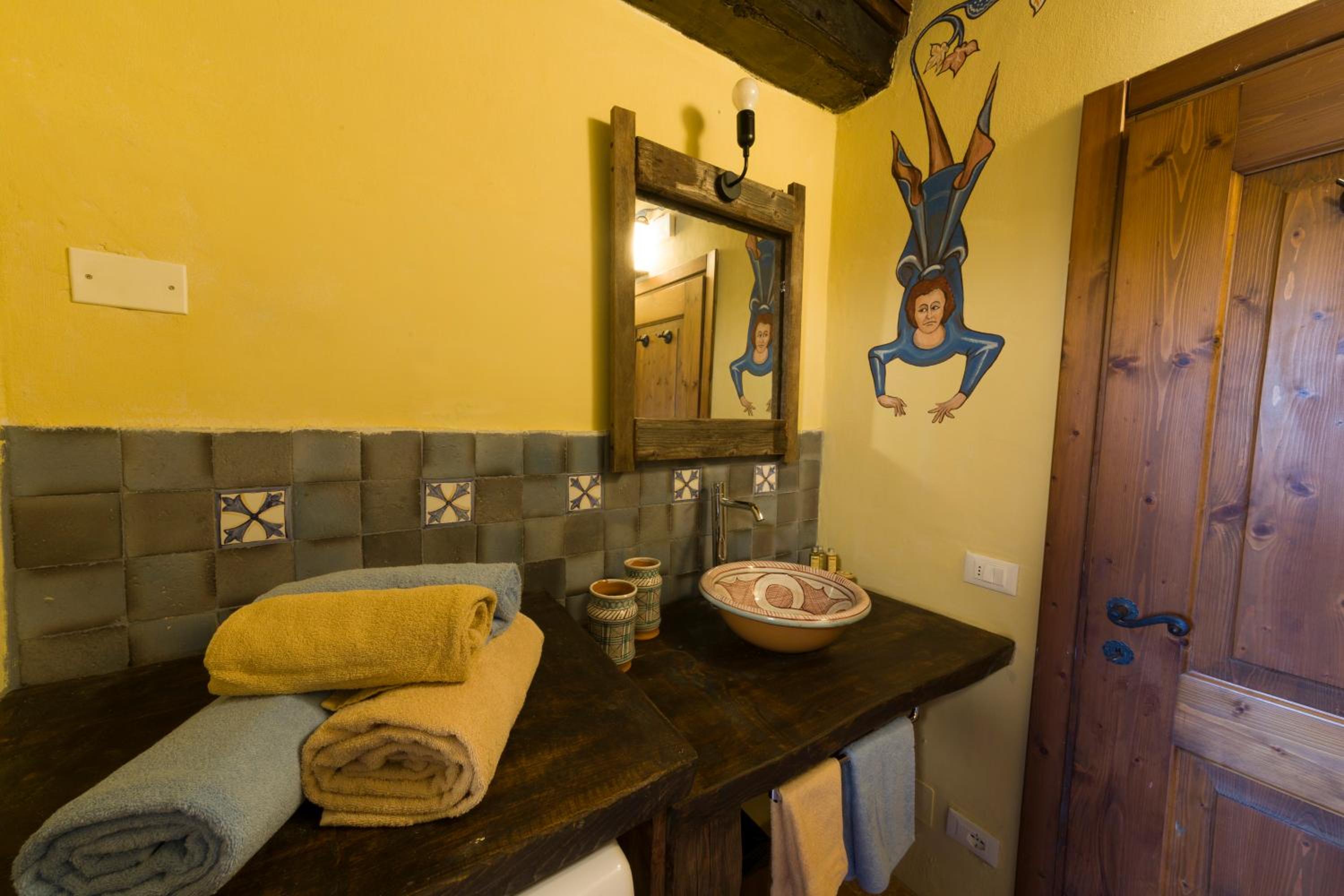 Triple Room with Private Bathroom photo 2