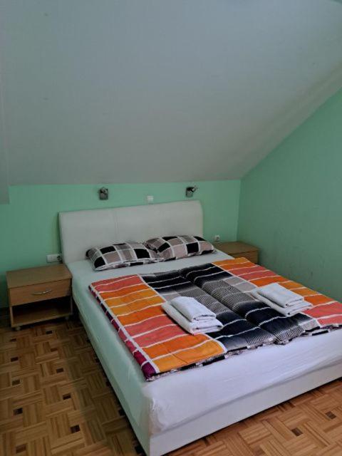 Double or Twin Room - Photo 6