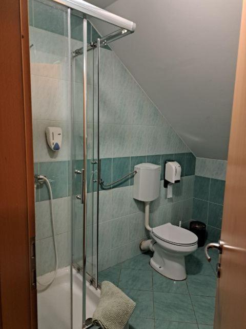 Double or Twin Room - Photo 4