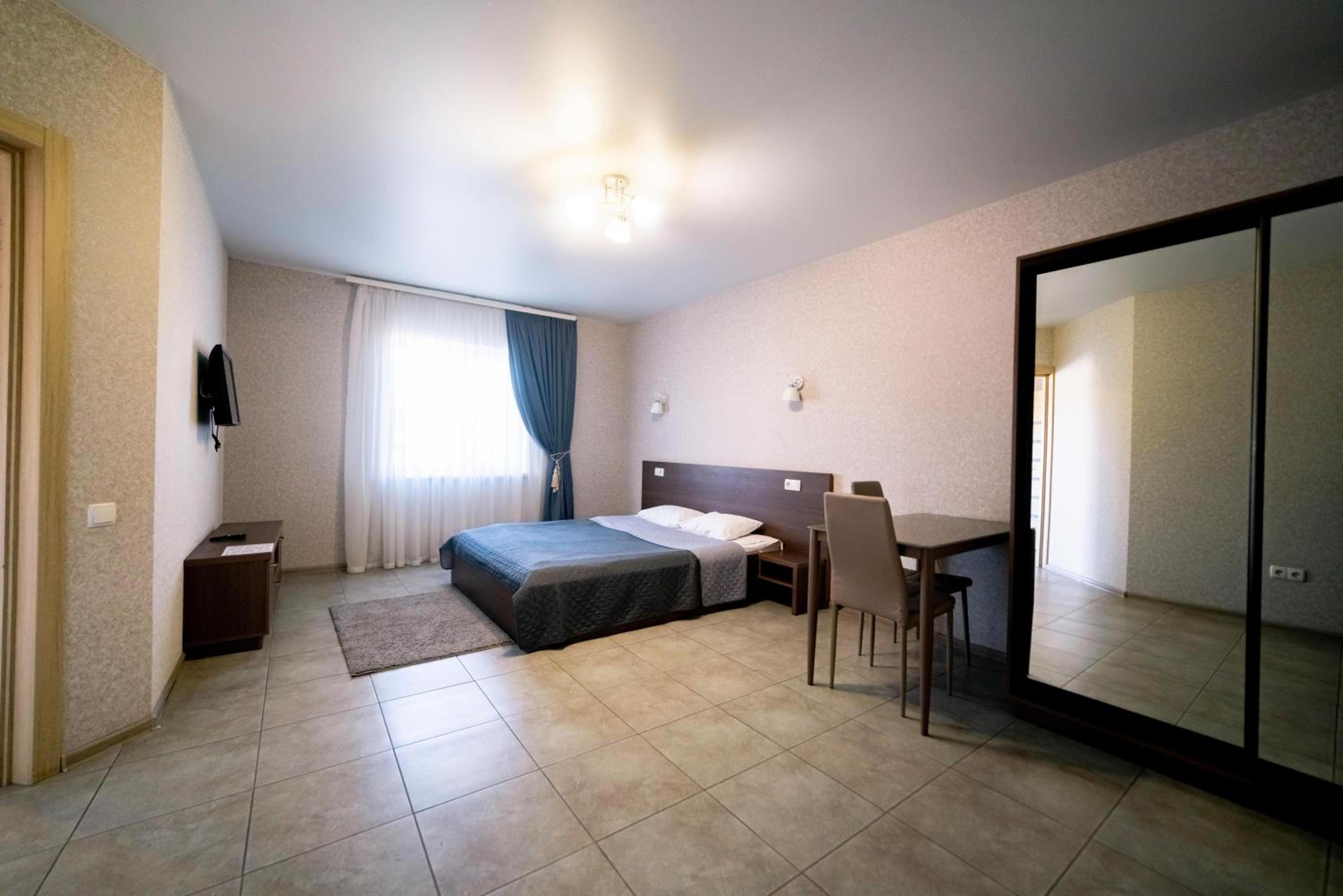 Large Double Room photo 3