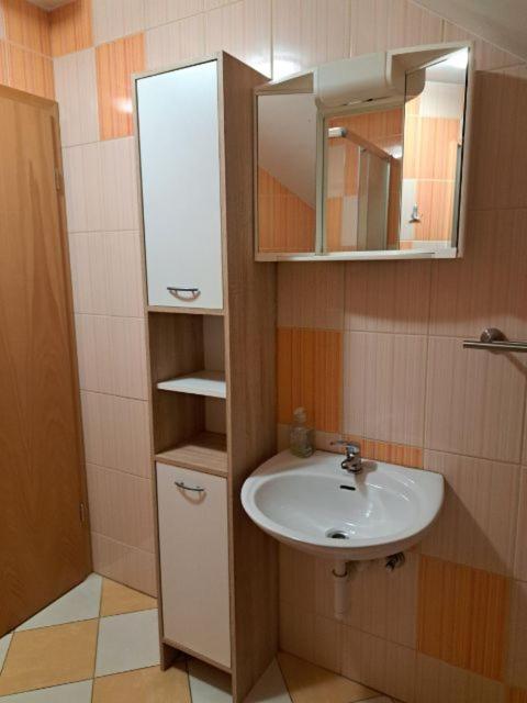 Double or Twin Room - Photo 5