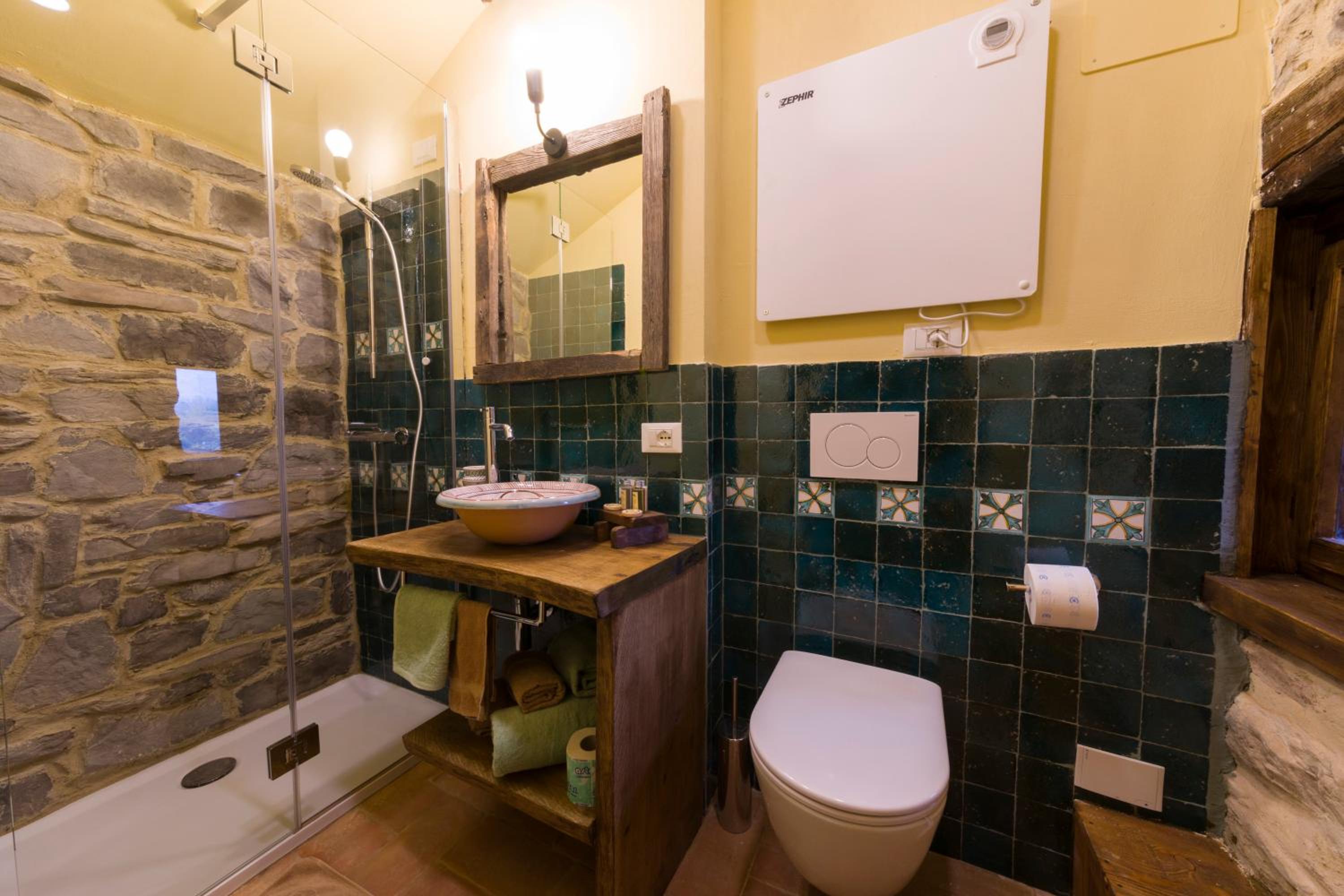Family Room with Private Bathroom photo 3