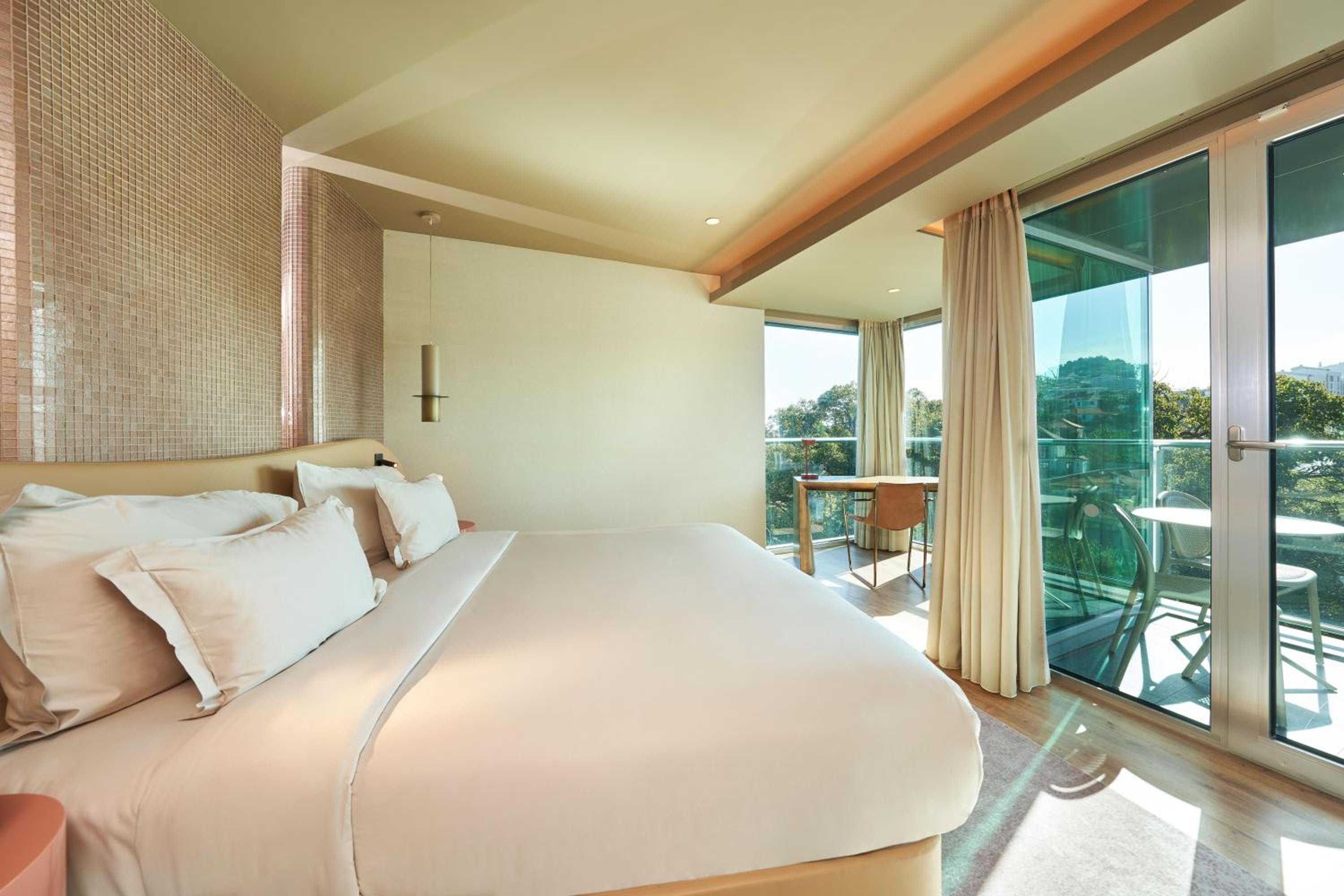 Junior Suite with Mountain View - Photo 1