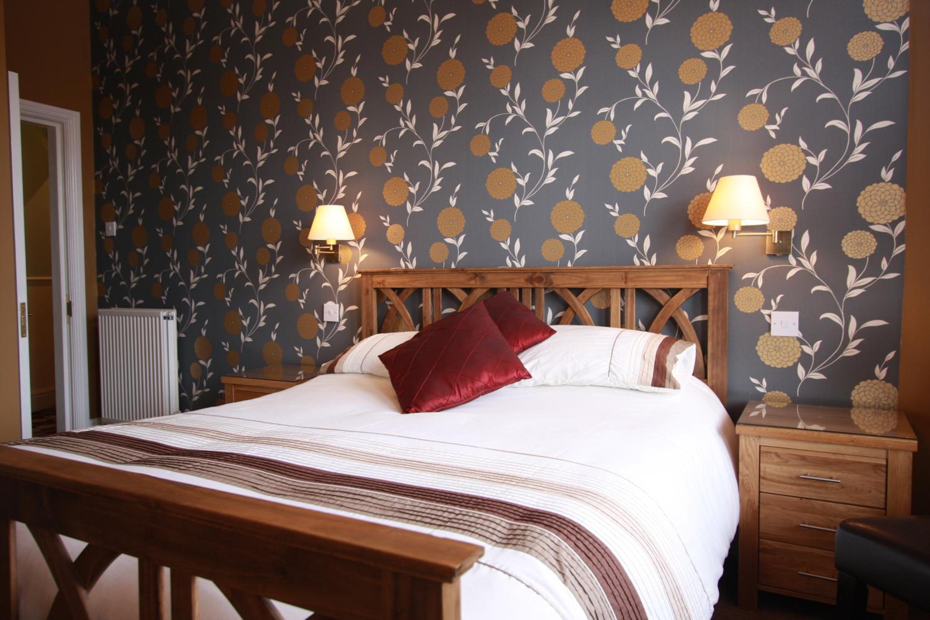 King Double Ensuite - Ground Floor - Room 2 photo 1