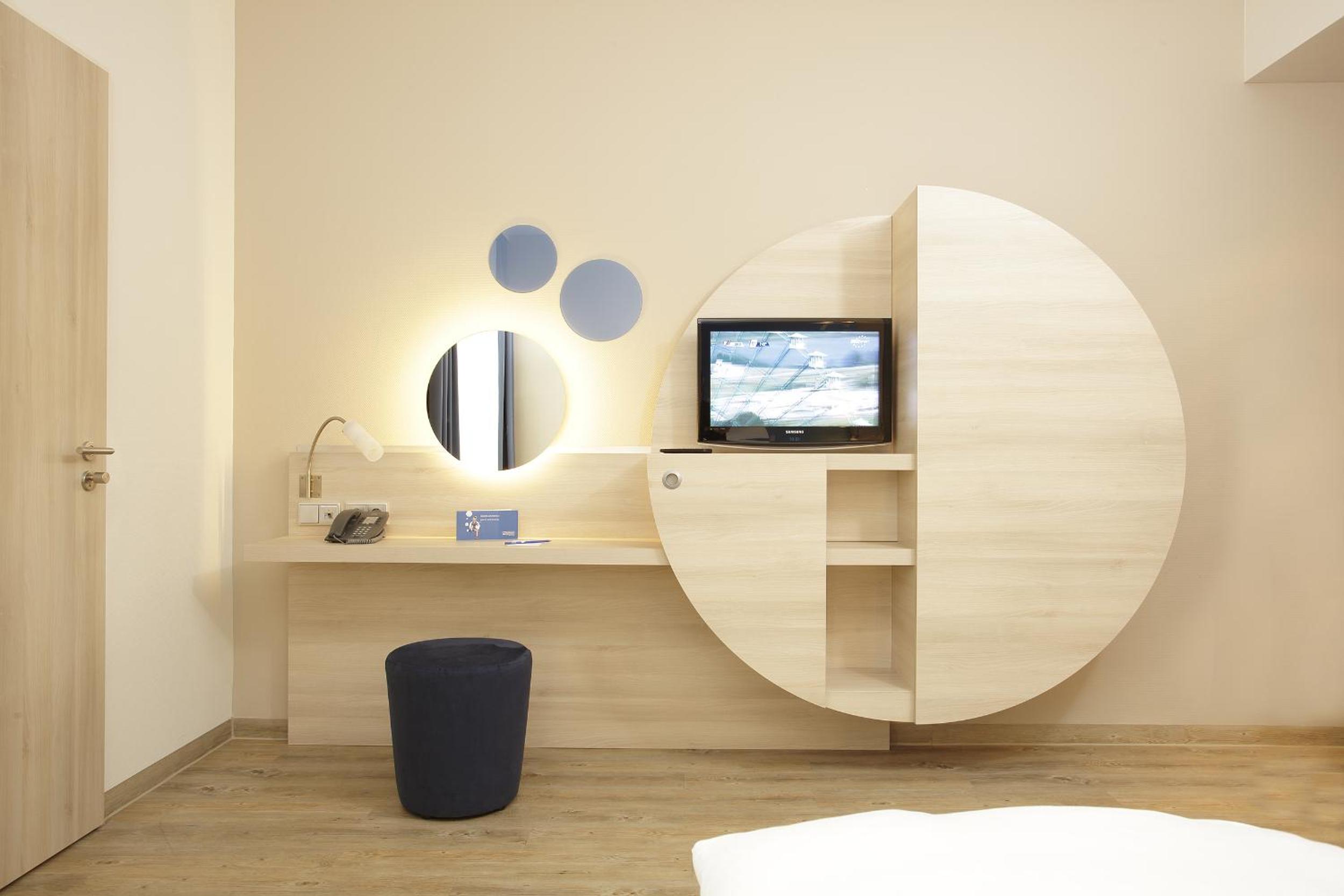 Double or Twin Room - Photo 6