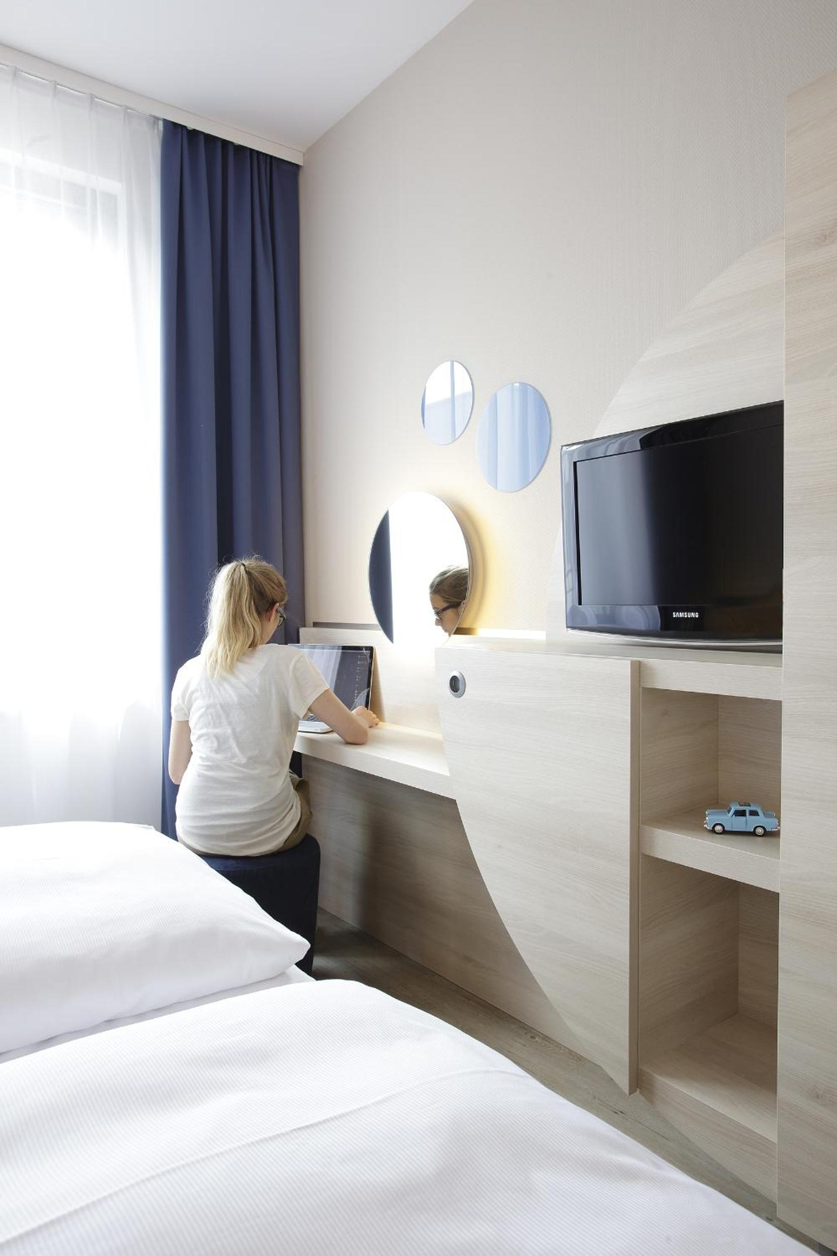 Double or Twin Room - Photo 4